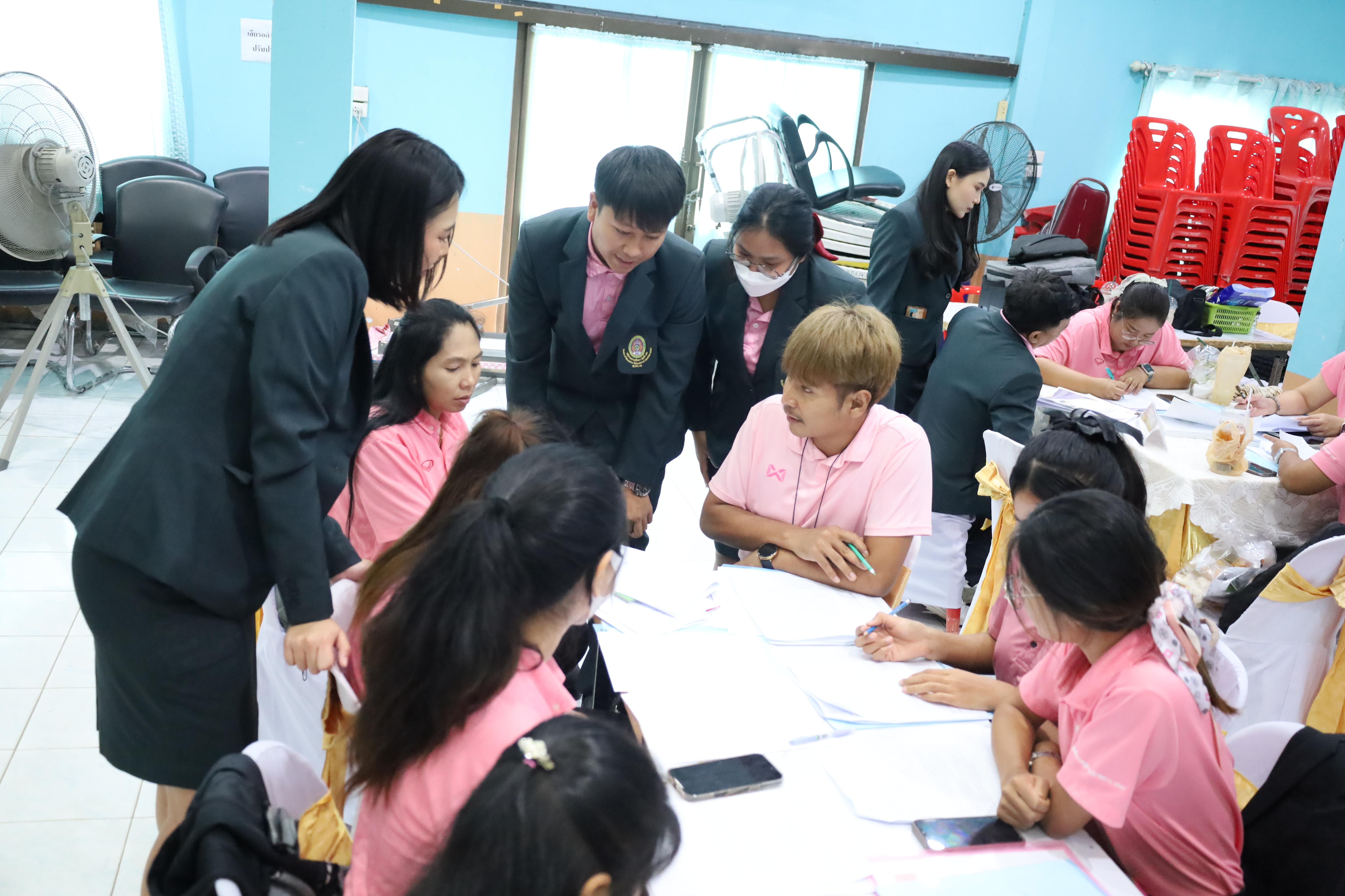 74. กิจกรรมสัมมนาเป็นคณะเพื่อทบทวนและพัฒนาแผนคุณภาพการศึกษา (แผนกลยุทธ์) และแผนปฏิบัติการประจำปีของสถานศึกษา