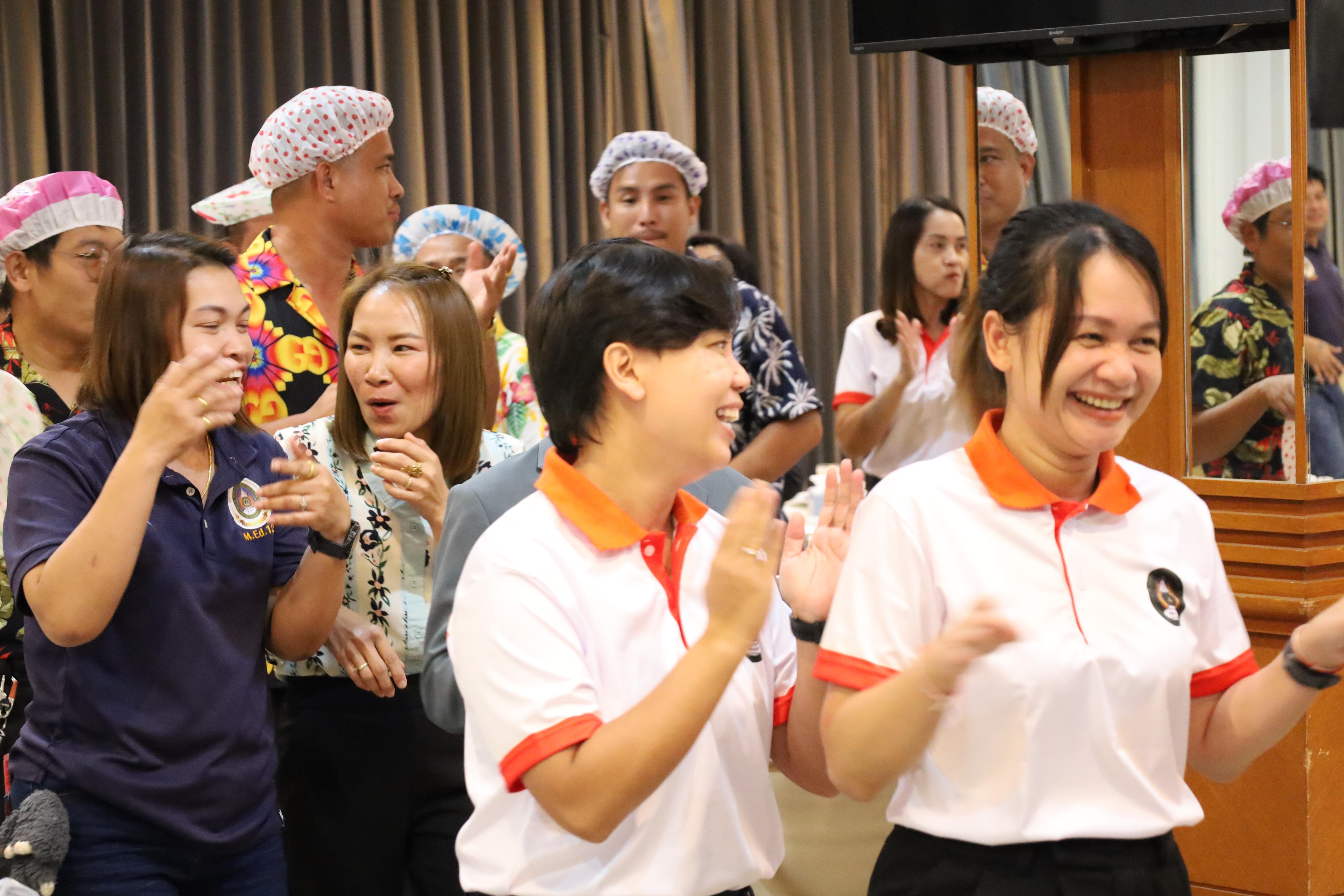 27. กิจกรรมไหว้ครู สู่ขวัญน้อง การบริหารการศึกษา ประจำปีการศึกษา 2568