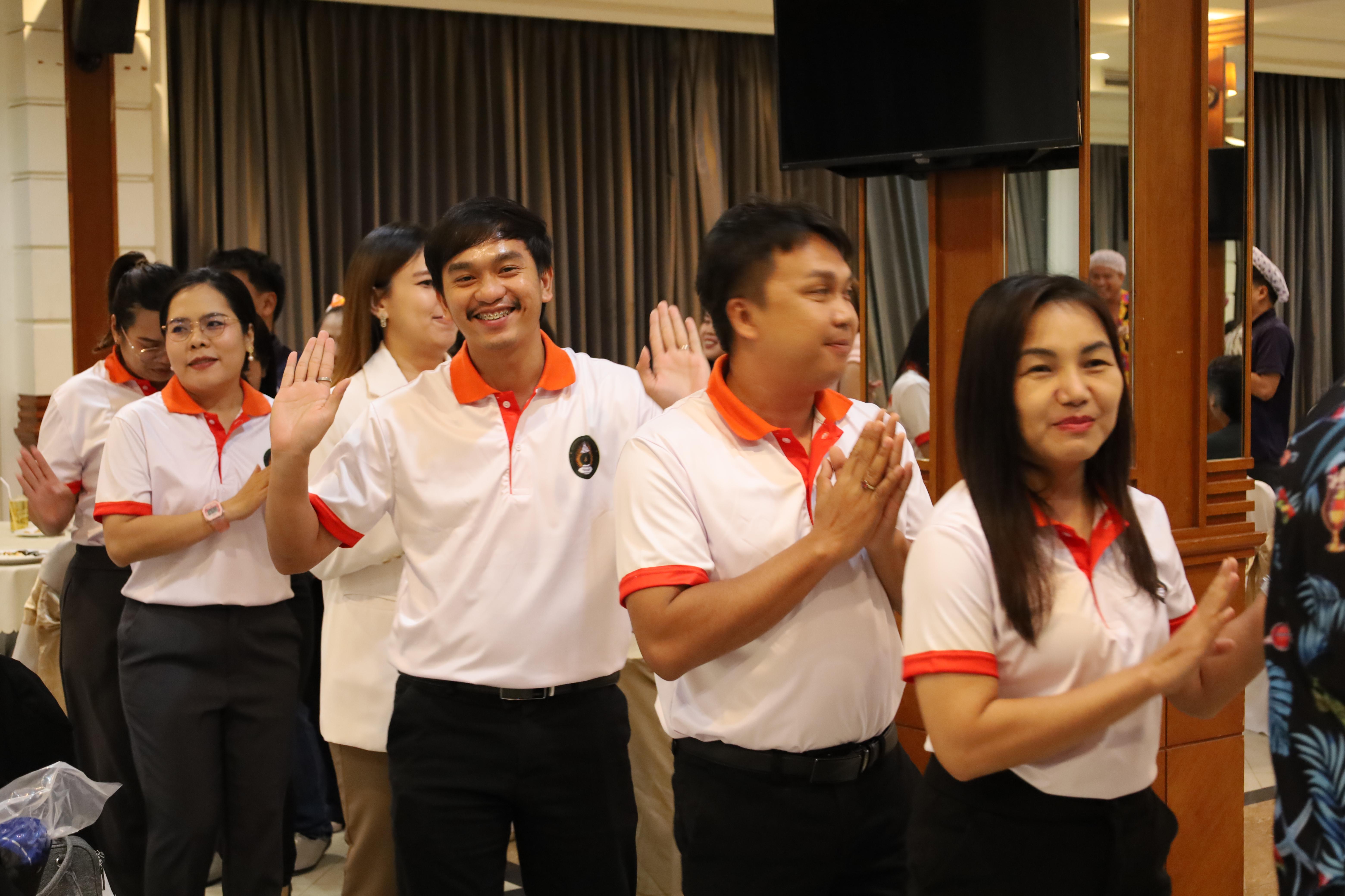 40. กิจกรรมไหว้ครู สู่ขวัญน้อง การบริหารการศึกษา ประจำปีการศึกษา 2568