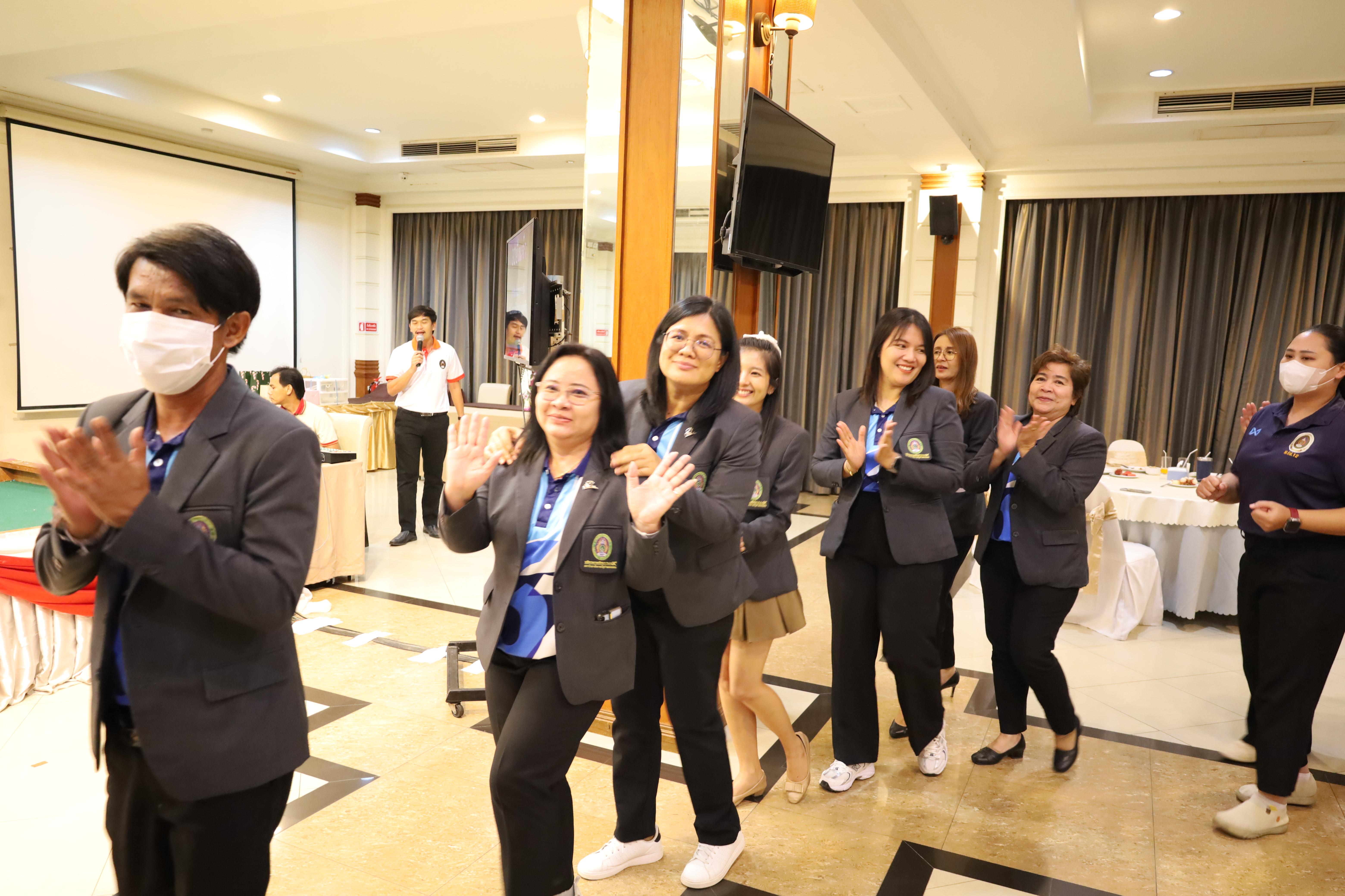 70. กิจกรรมไหว้ครู สู่ขวัญน้อง การบริหารการศึกษา ประจำปีการศึกษา 2568