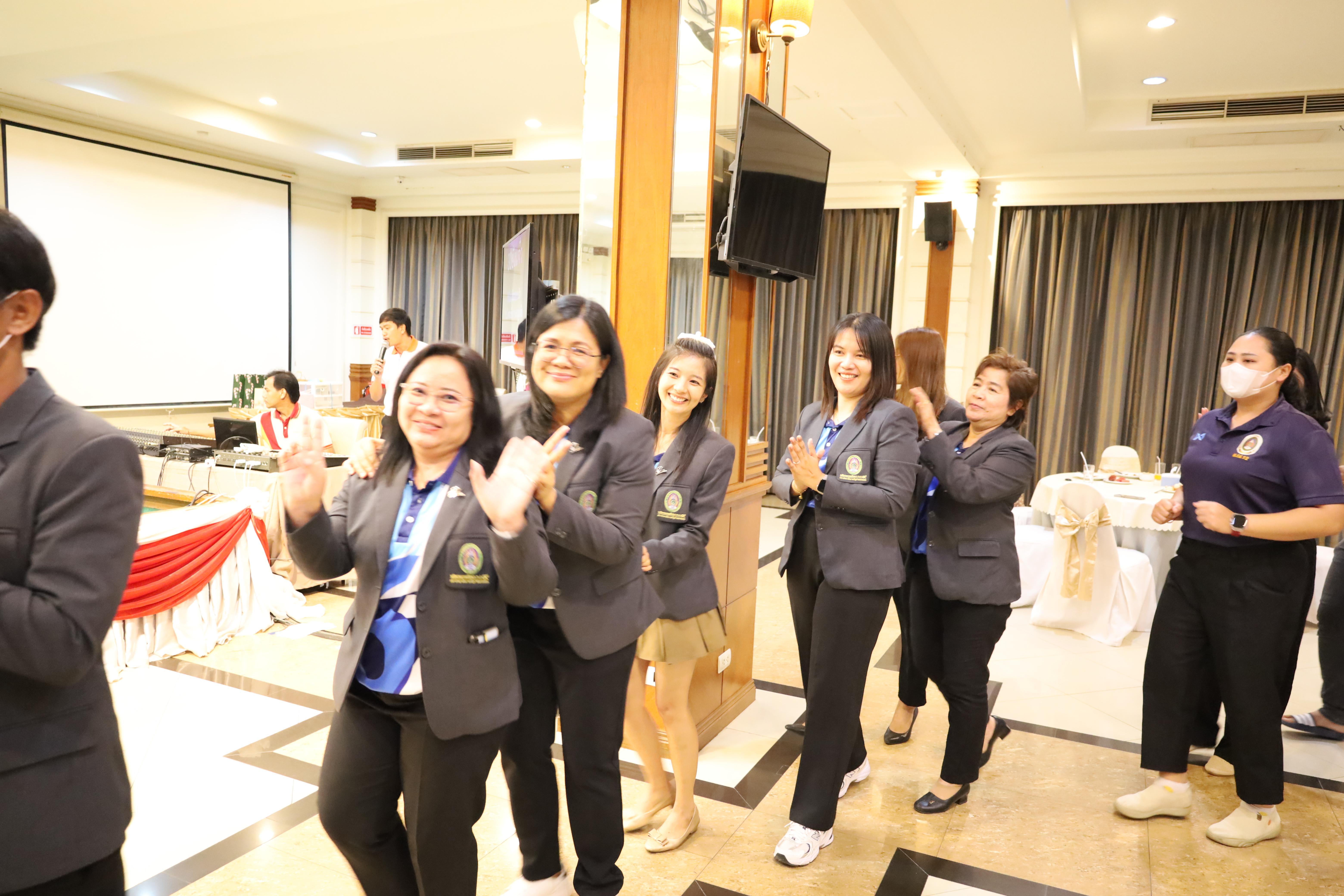 71. กิจกรรมไหว้ครู สู่ขวัญน้อง การบริหารการศึกษา ประจำปีการศึกษา 2568