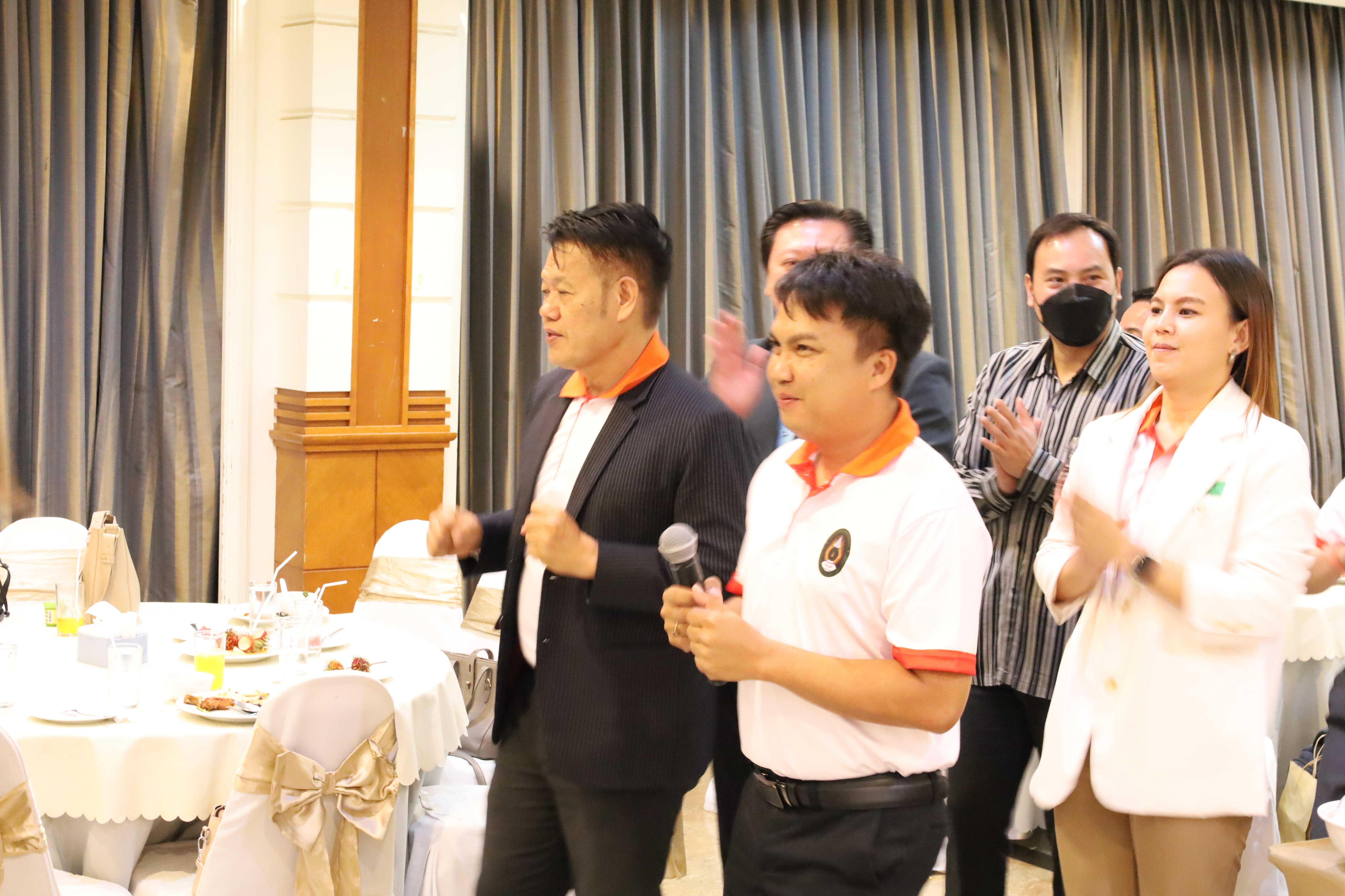 100. กิจกรรมไหว้ครู สู่ขวัญน้อง การบริหารการศึกษา ประจำปีการศึกษา 2568