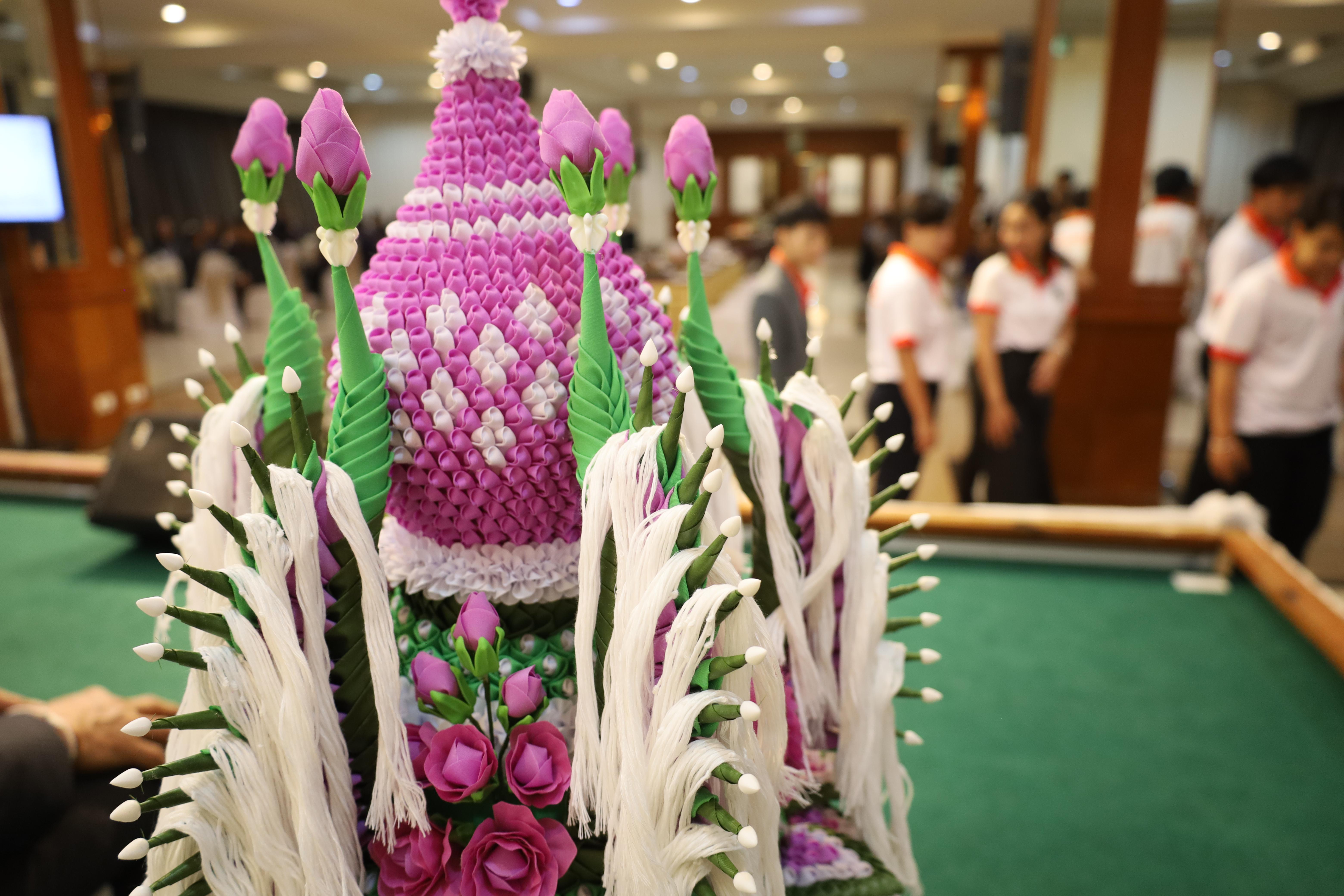 112. กิจกรรมไหว้ครู สู่ขวัญน้อง การบริหารการศึกษา ประจำปีการศึกษา 2568