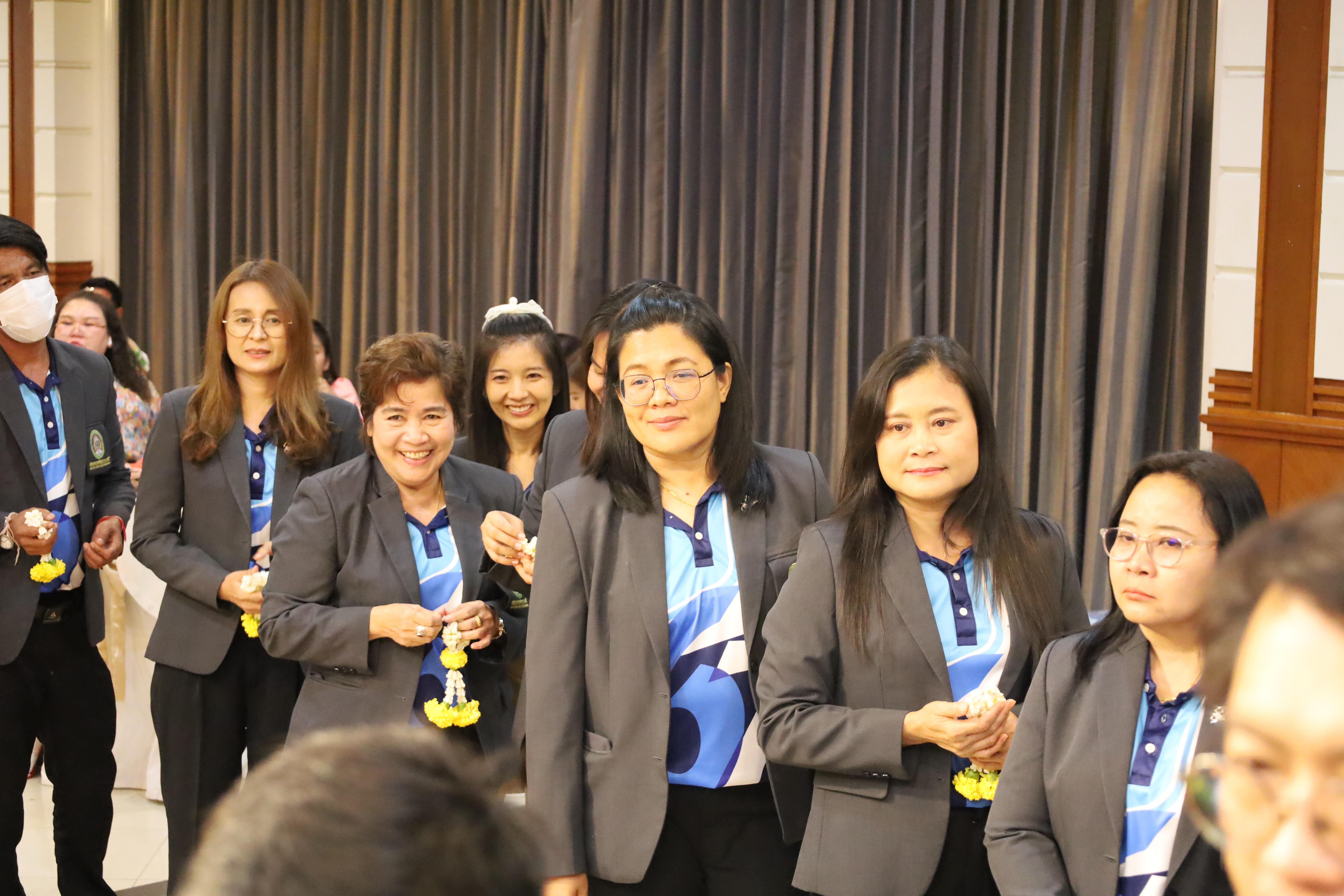 171. กิจกรรมไหว้ครู สู่ขวัญน้อง การบริหารการศึกษา ประจำปีการศึกษา 2568