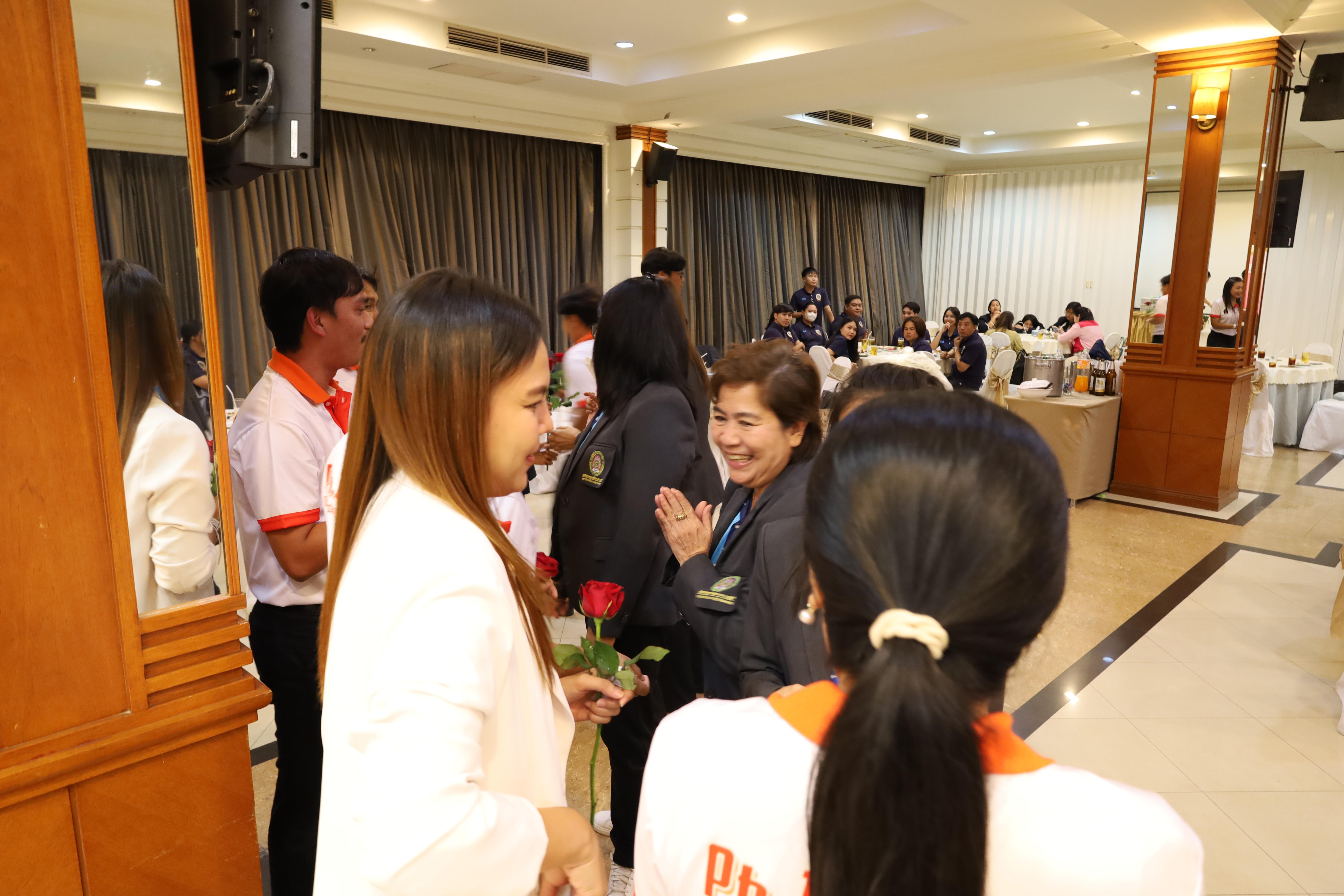 289. กิจกรรมไหว้ครู สู่ขวัญน้อง การบริหารการศึกษา ประจำปีการศึกษา 2568
