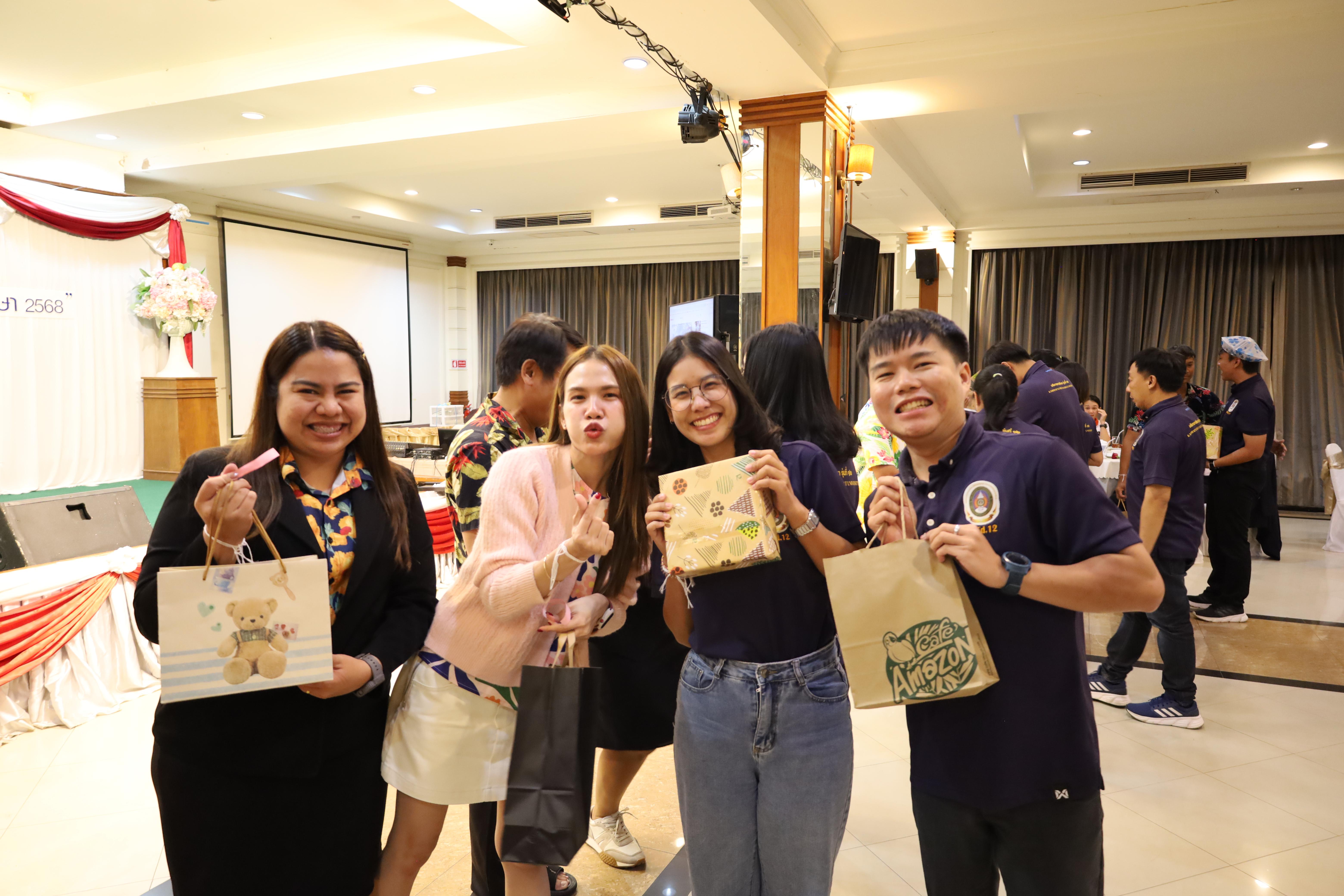 337. กิจกรรมไหว้ครู สู่ขวัญน้อง การบริหารการศึกษา ประจำปีการศึกษา 2568