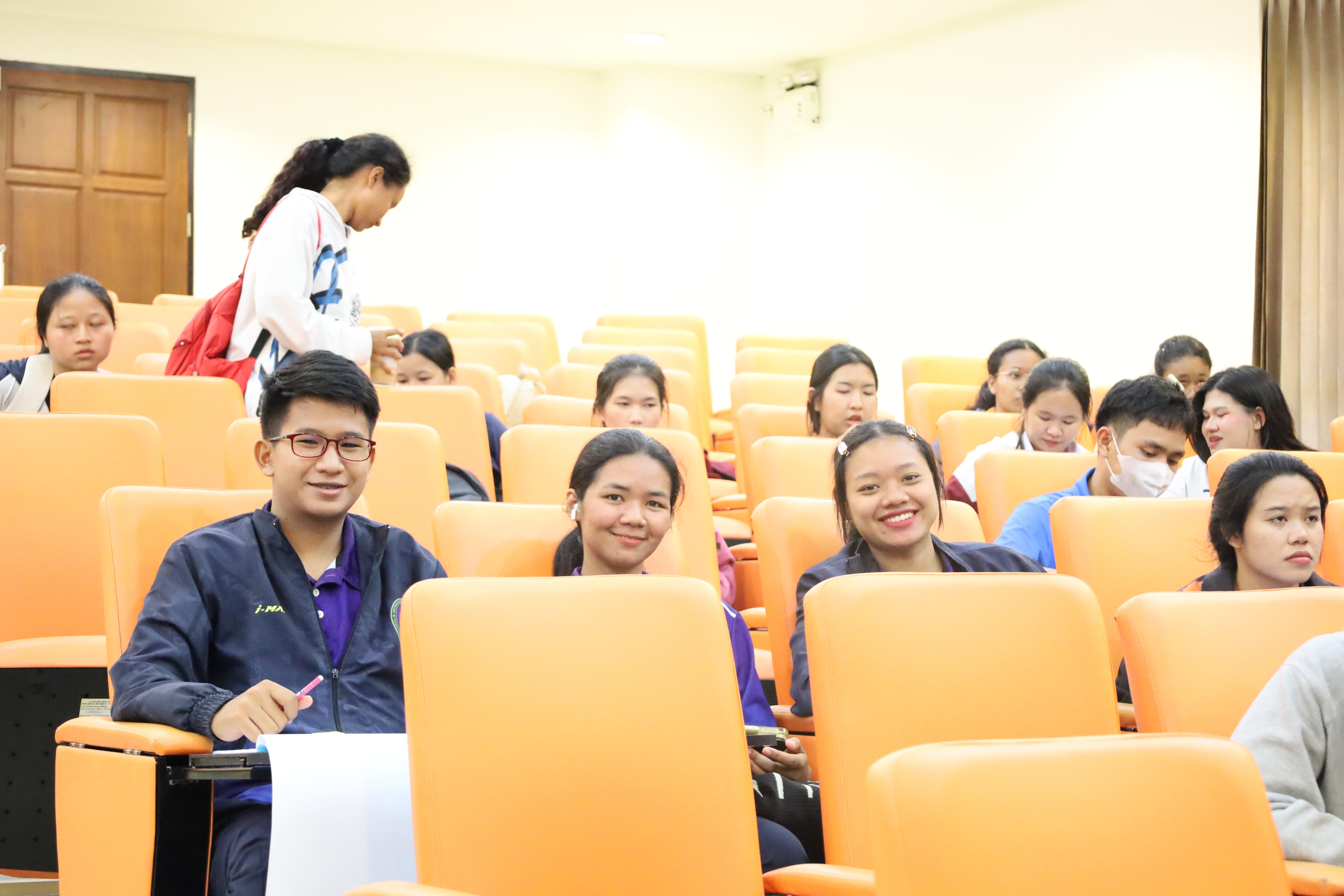 10. กิจกรรมเตรียมความพร้อมก่อนสอบใบประกอบวิชาชีพครู