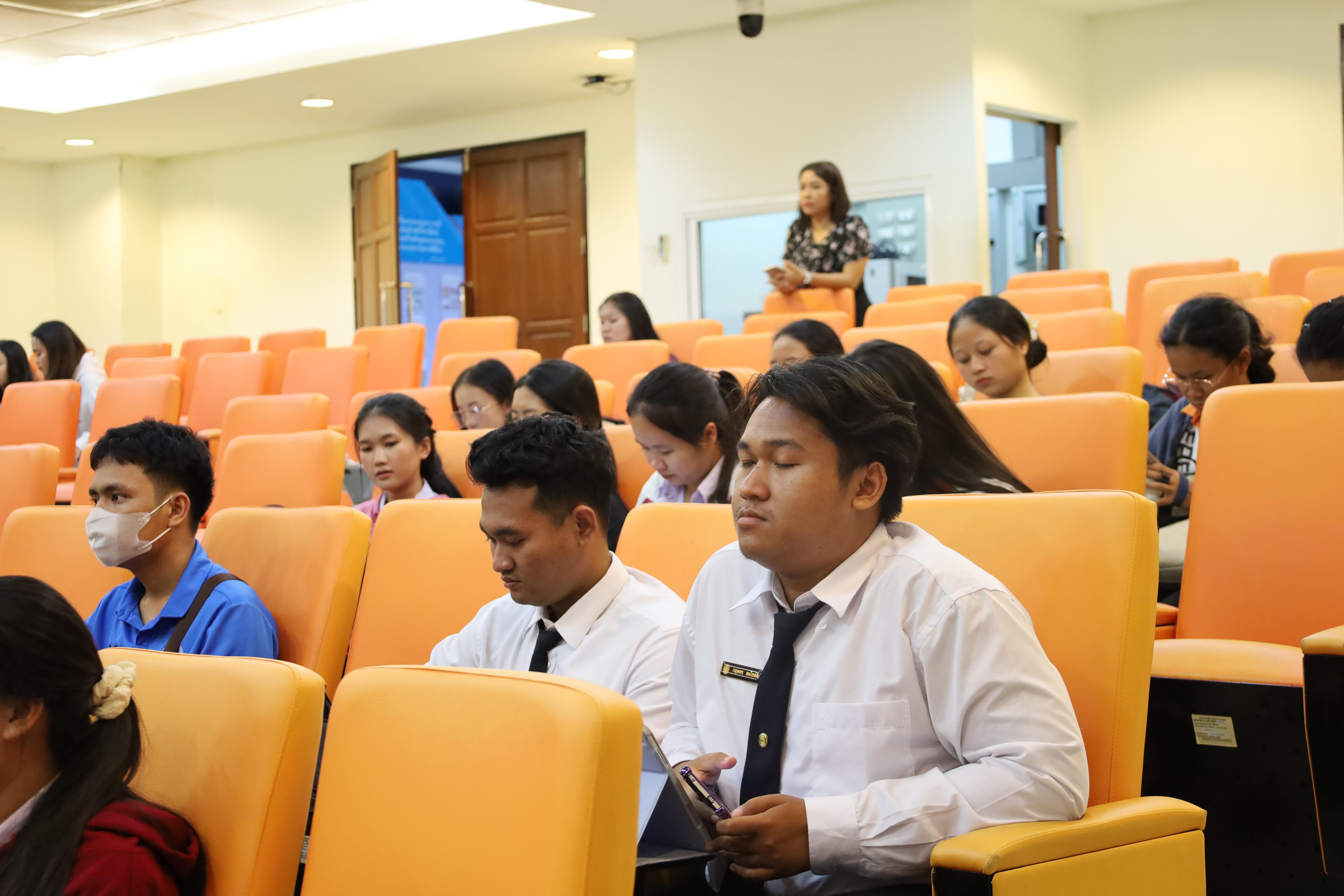 17. กิจกรรมเตรียมความพร้อมก่อนสอบใบประกอบวิชาชีพครู