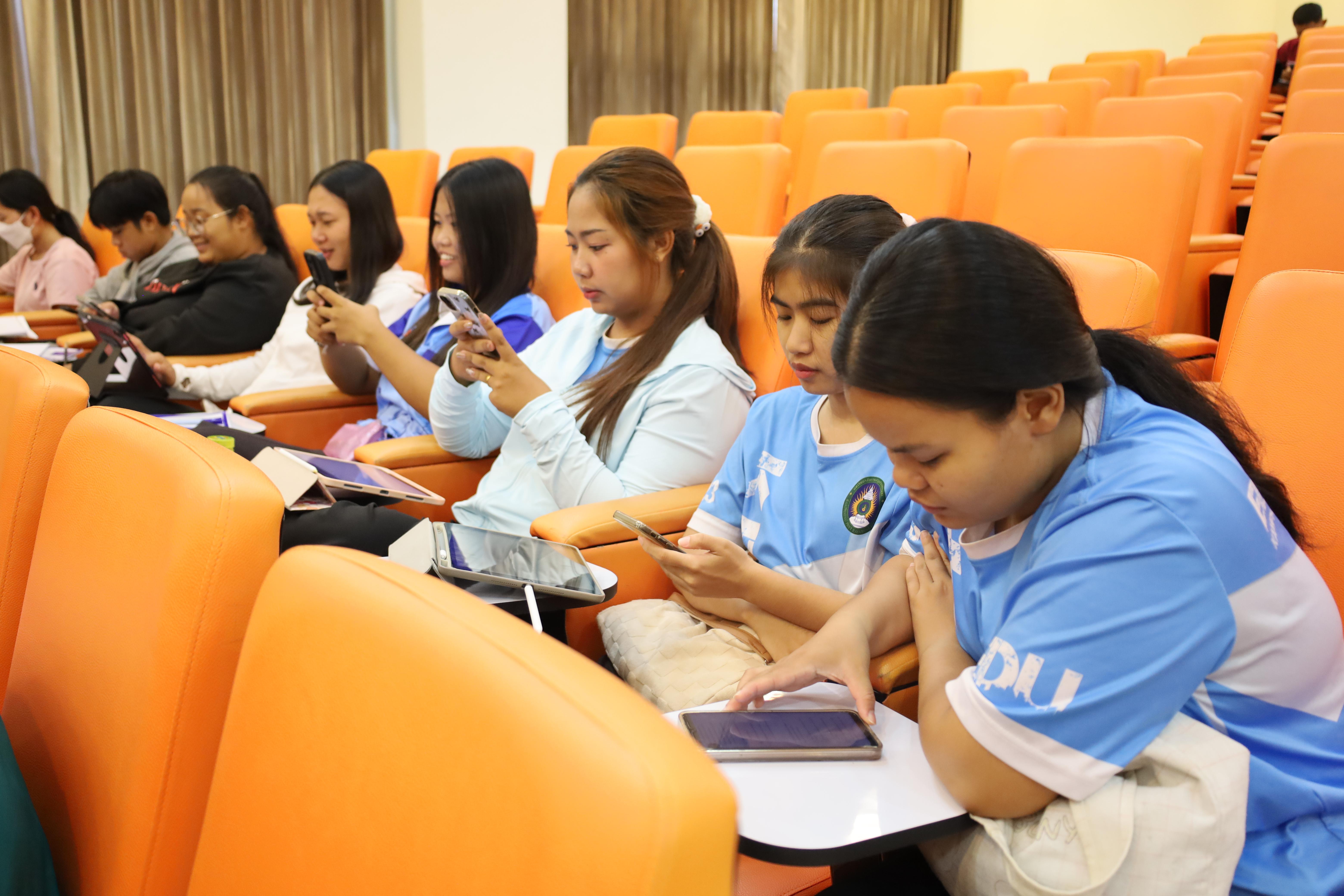 13. กิจกรรมเตรียมความพร้อมก่อนสอบใบประกอบวิชาชีพครู