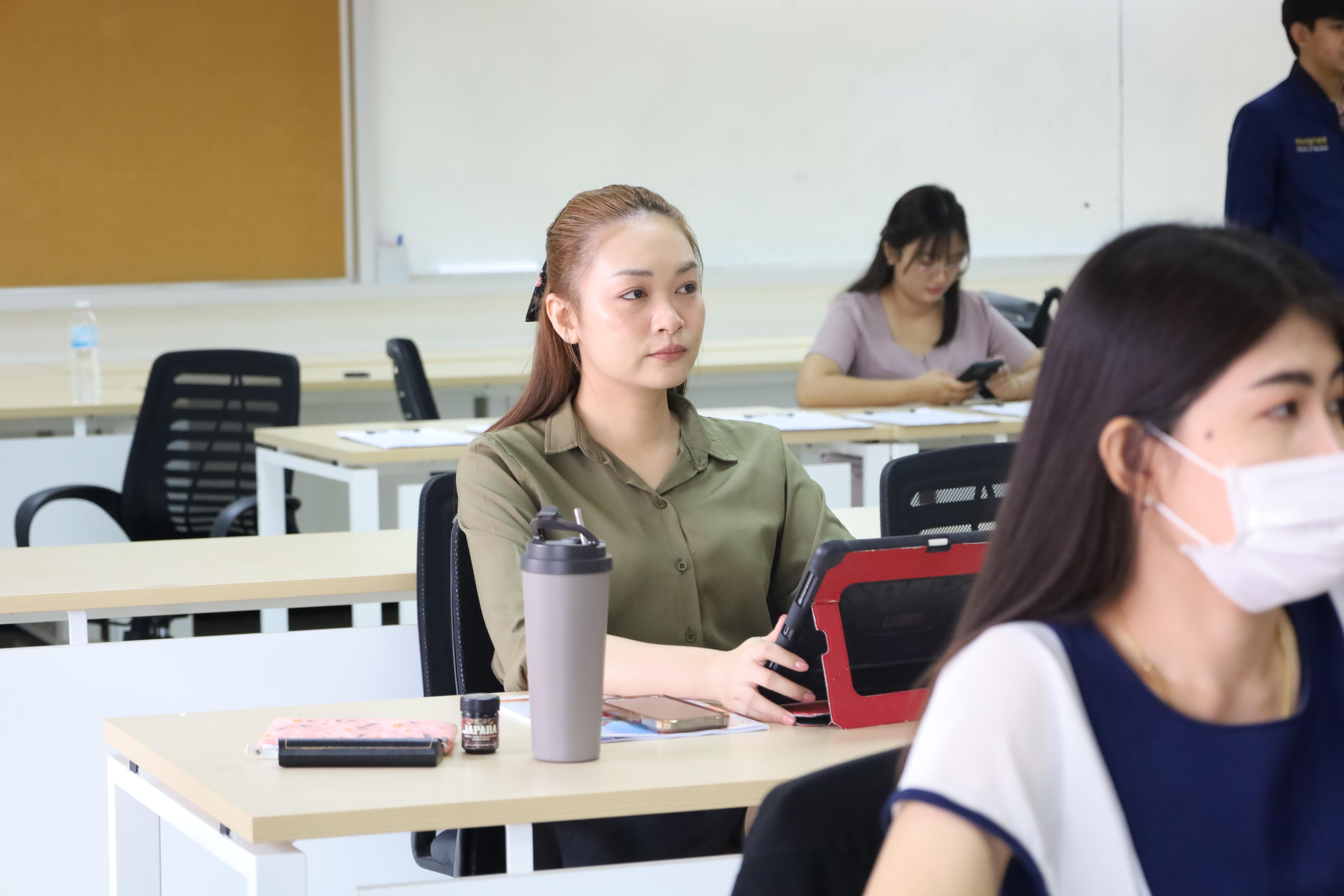 18. อบรมหลักสูตรการพัฒนาสมรรถนะครูภาษาอังกฤษด้วย Generative AI