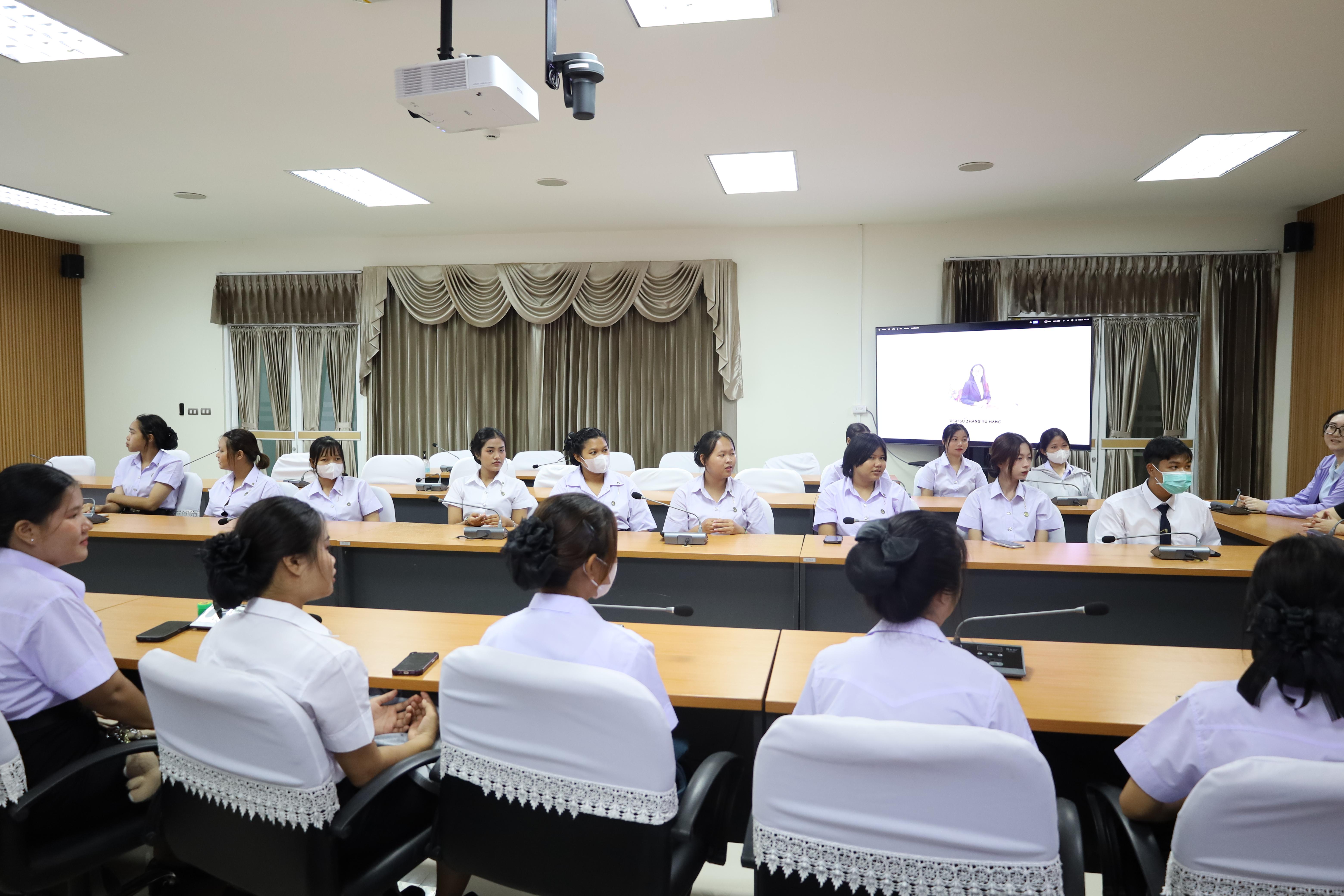 20. กิจกรรมเตรียมความพร้อมสู่รั้วมหาวิทยาลัยสำหรับนักศึกษาภาษาจีน
