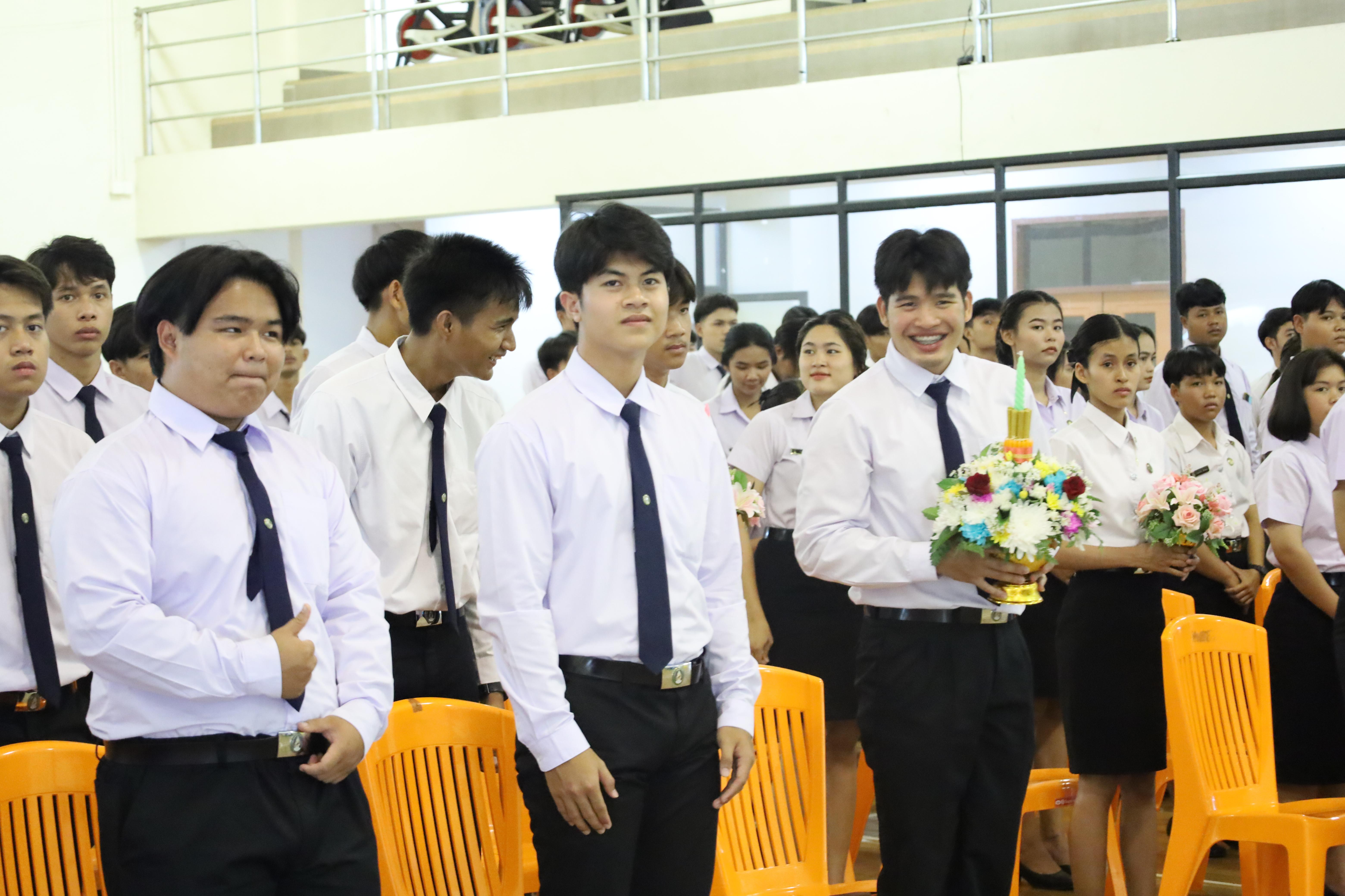 16. พิธีไหว้ครูโปรแกรมวิชาพลศึกษา