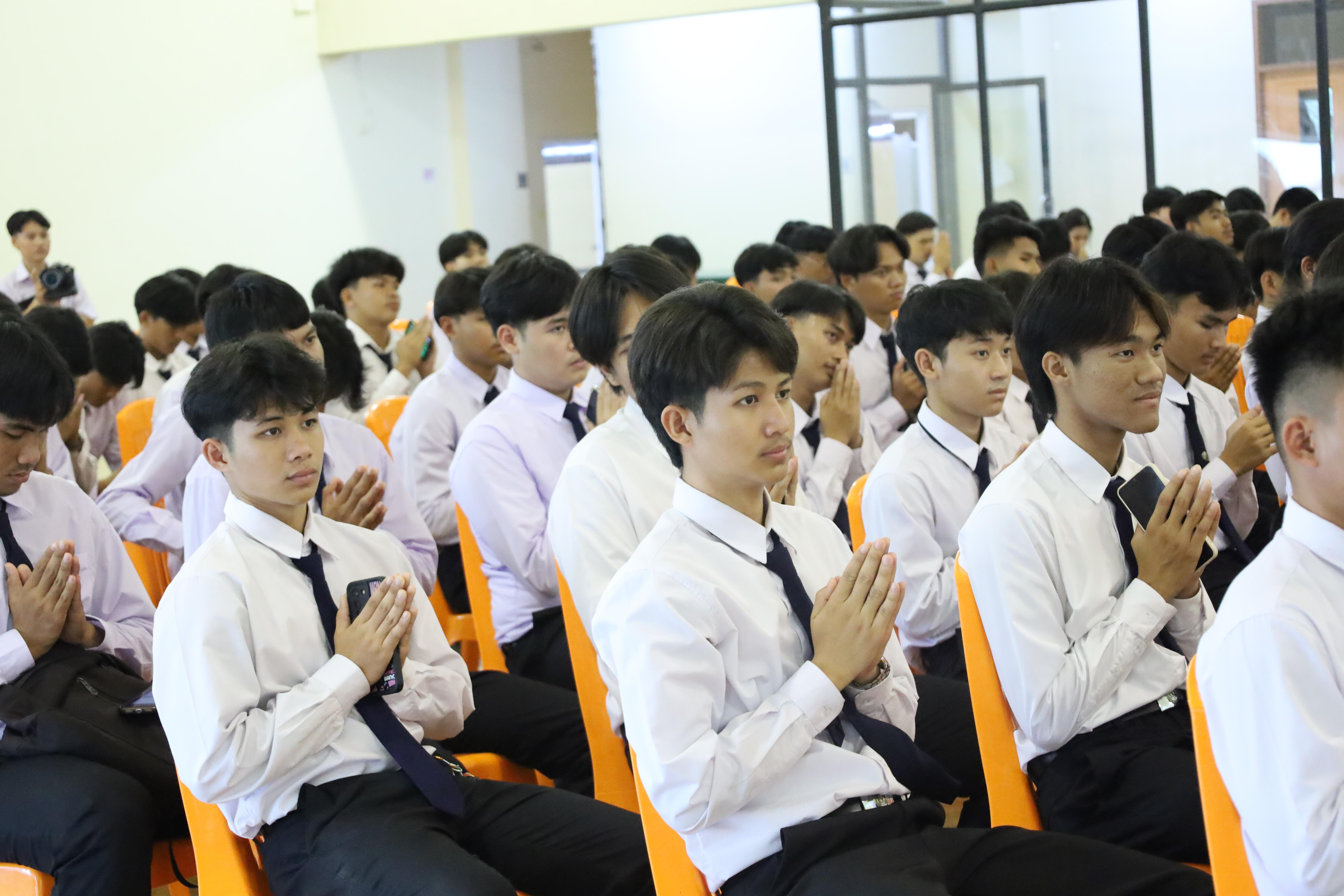 110. พิธีไหว้ครูโปรแกรมวิชาพลศึกษา