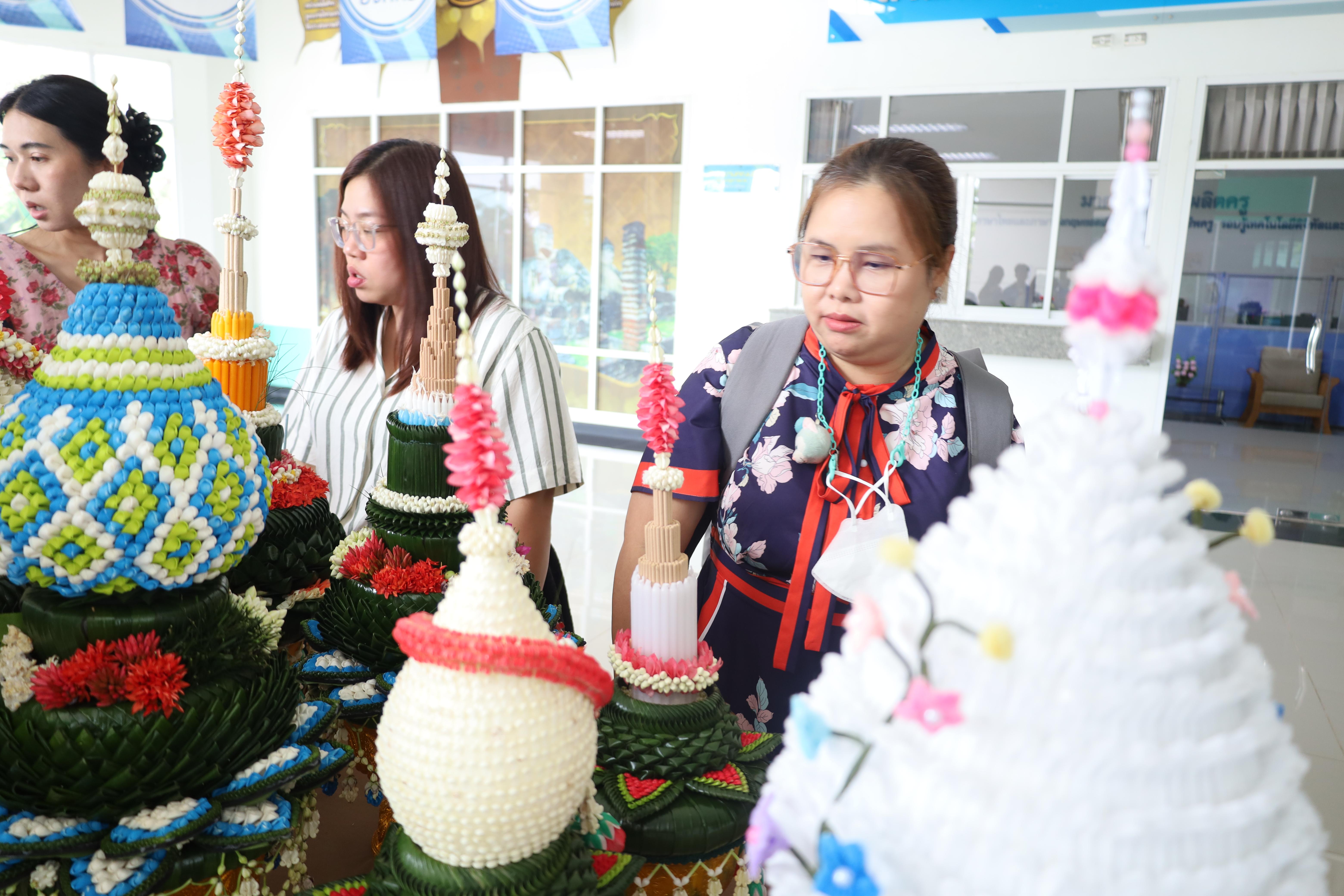 4. การประกวดพานไหว้ครูคณะครุศาสตร์