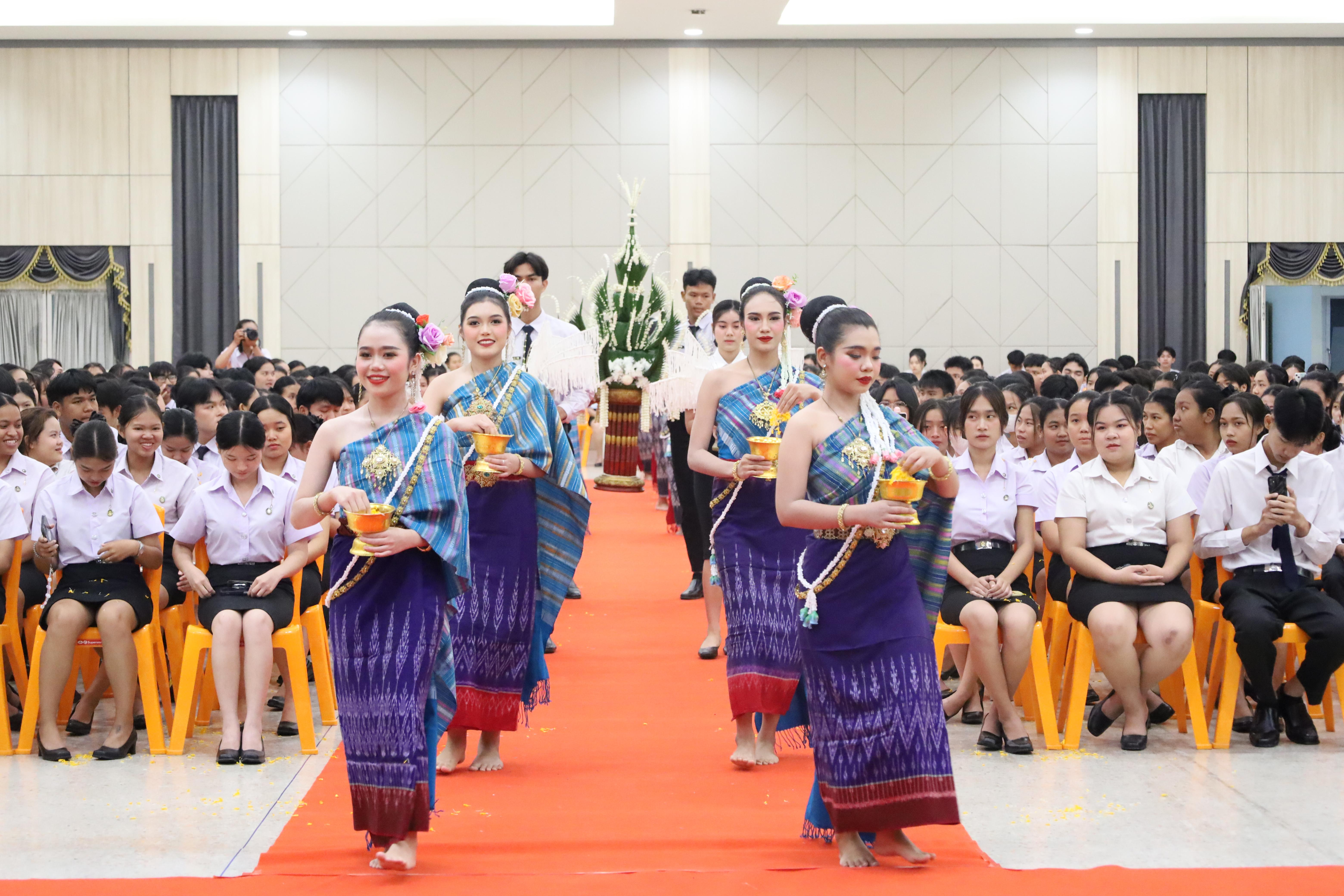 15. กิจกรรมปฐมนิเทศนักศึกษาใหม่คณะครุศาสตร์