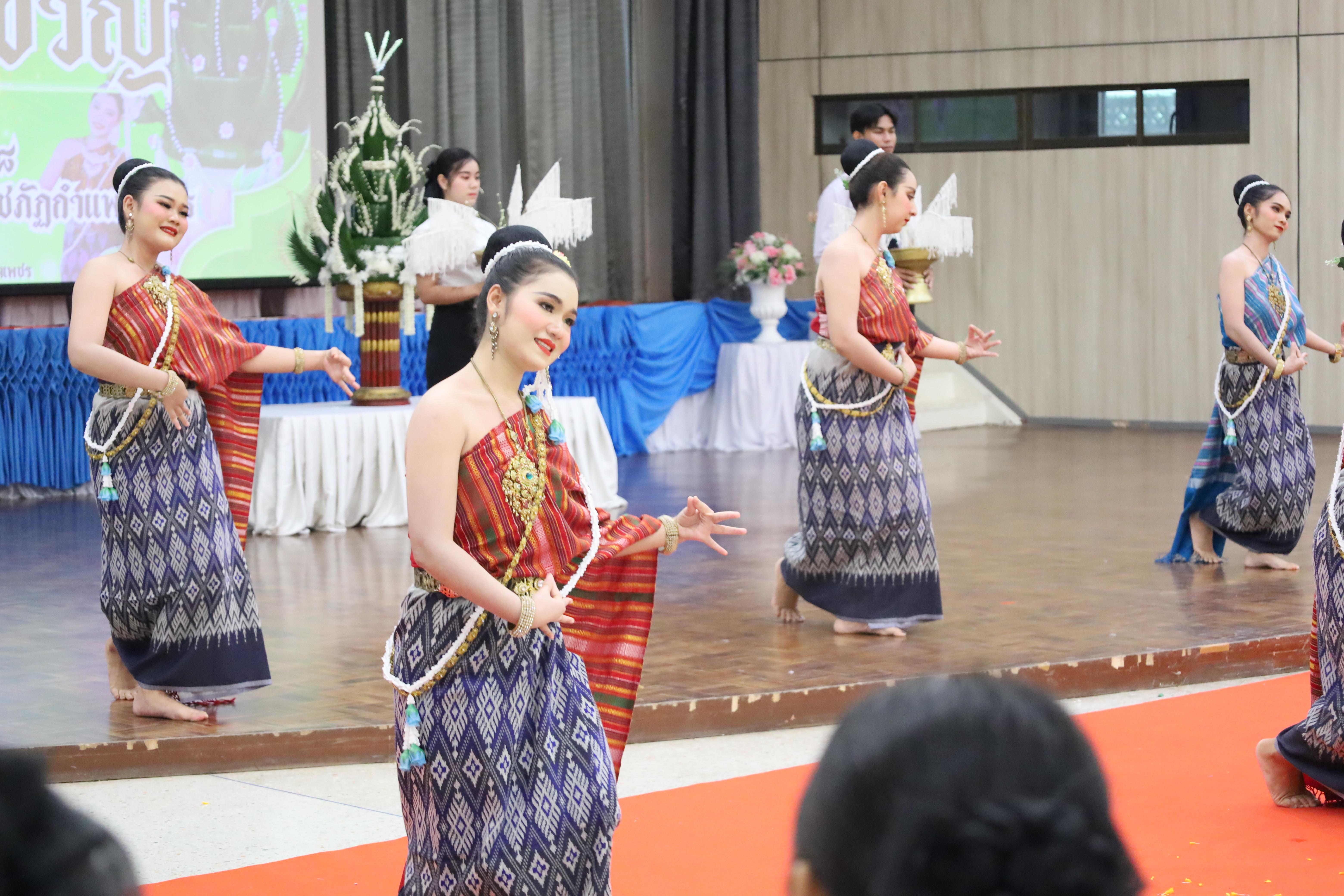 41. กิจกรรมปฐมนิเทศนักศึกษาใหม่คณะครุศาสตร์