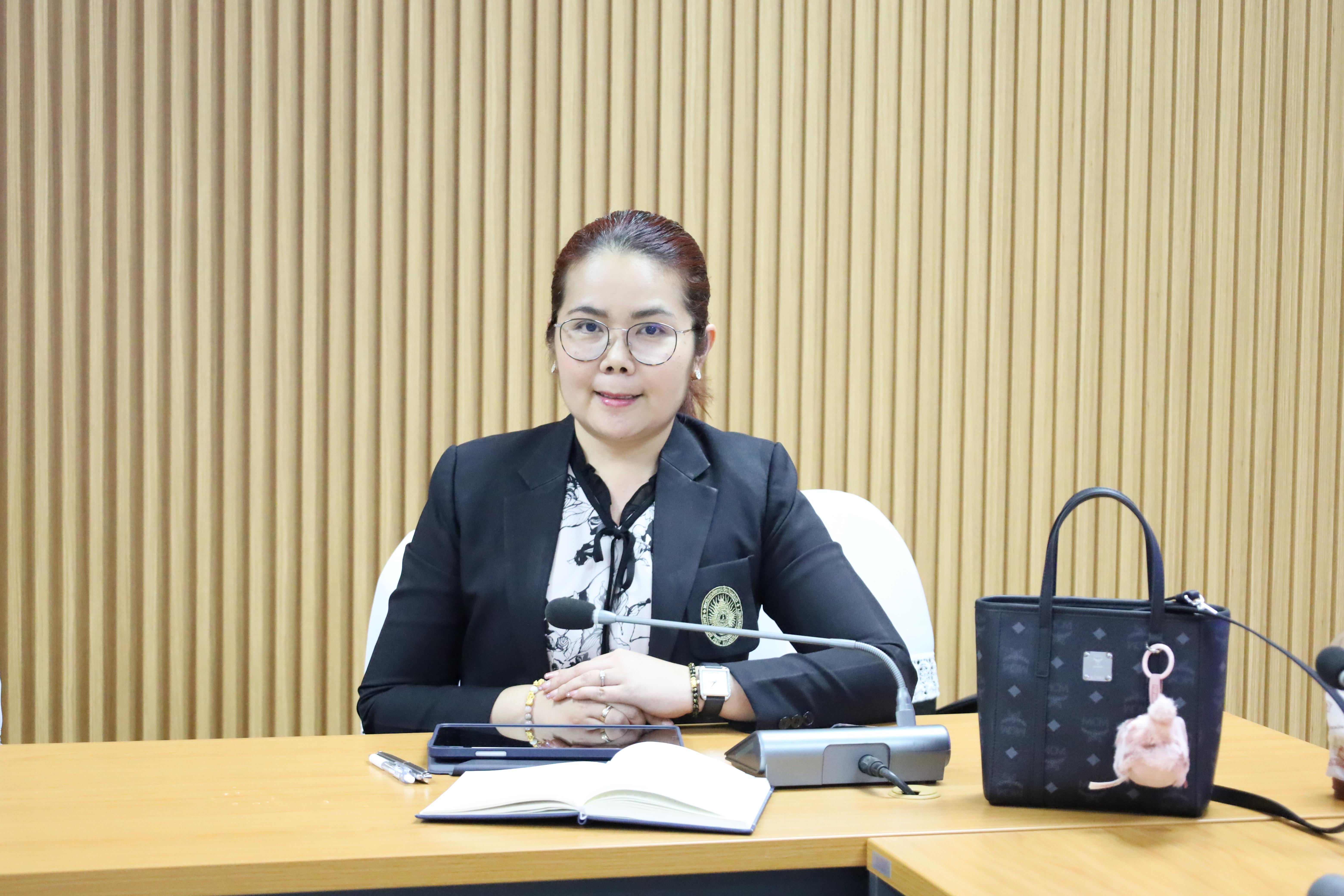 4. ผู้ทรงคุณวุฒิสภาวิชาการ พบอาจารย์คณะครุศาสตร์