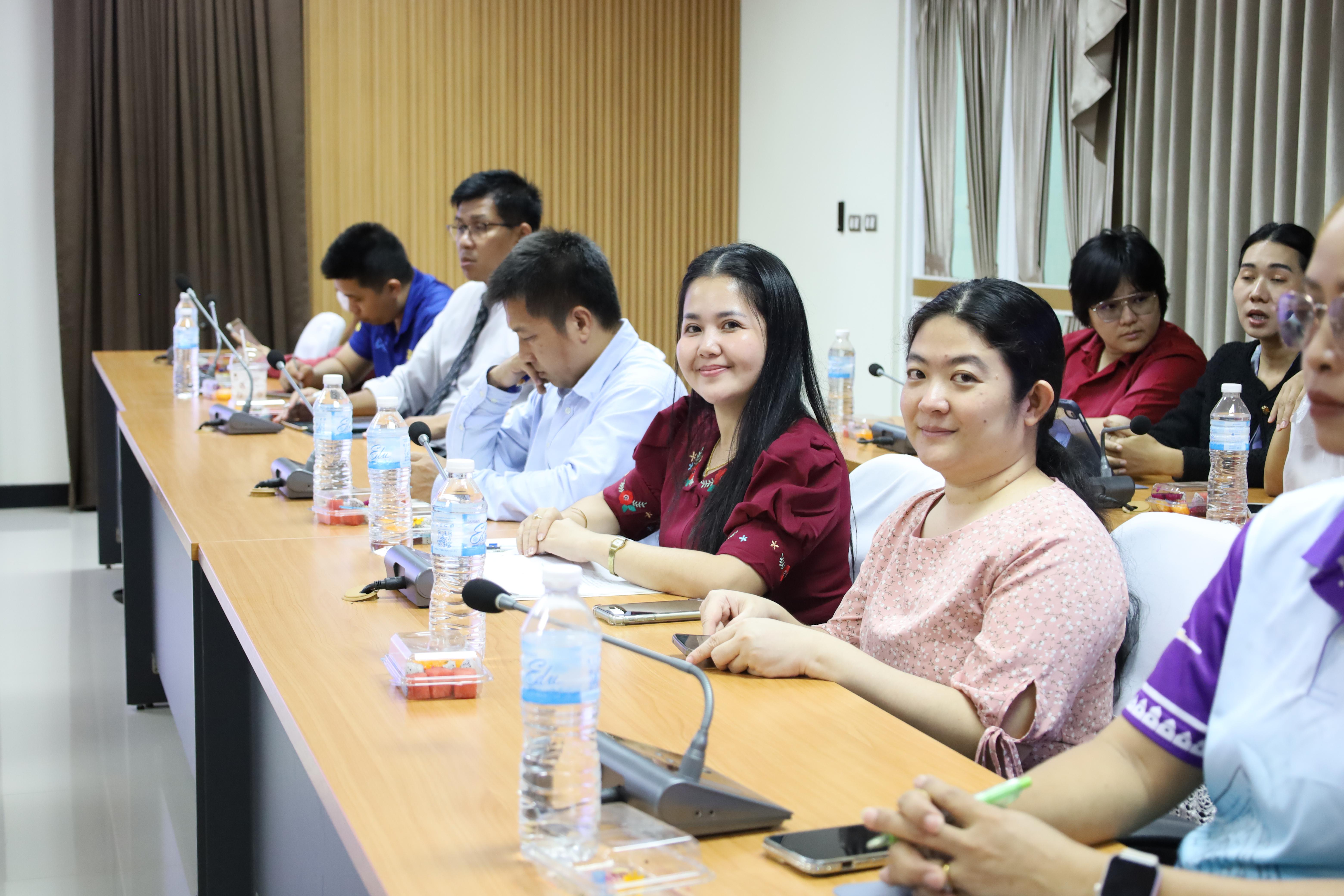30. ผู้ทรงคุณวุฒิสภาวิชาการ พบอาจารย์คณะครุศาสตร์
