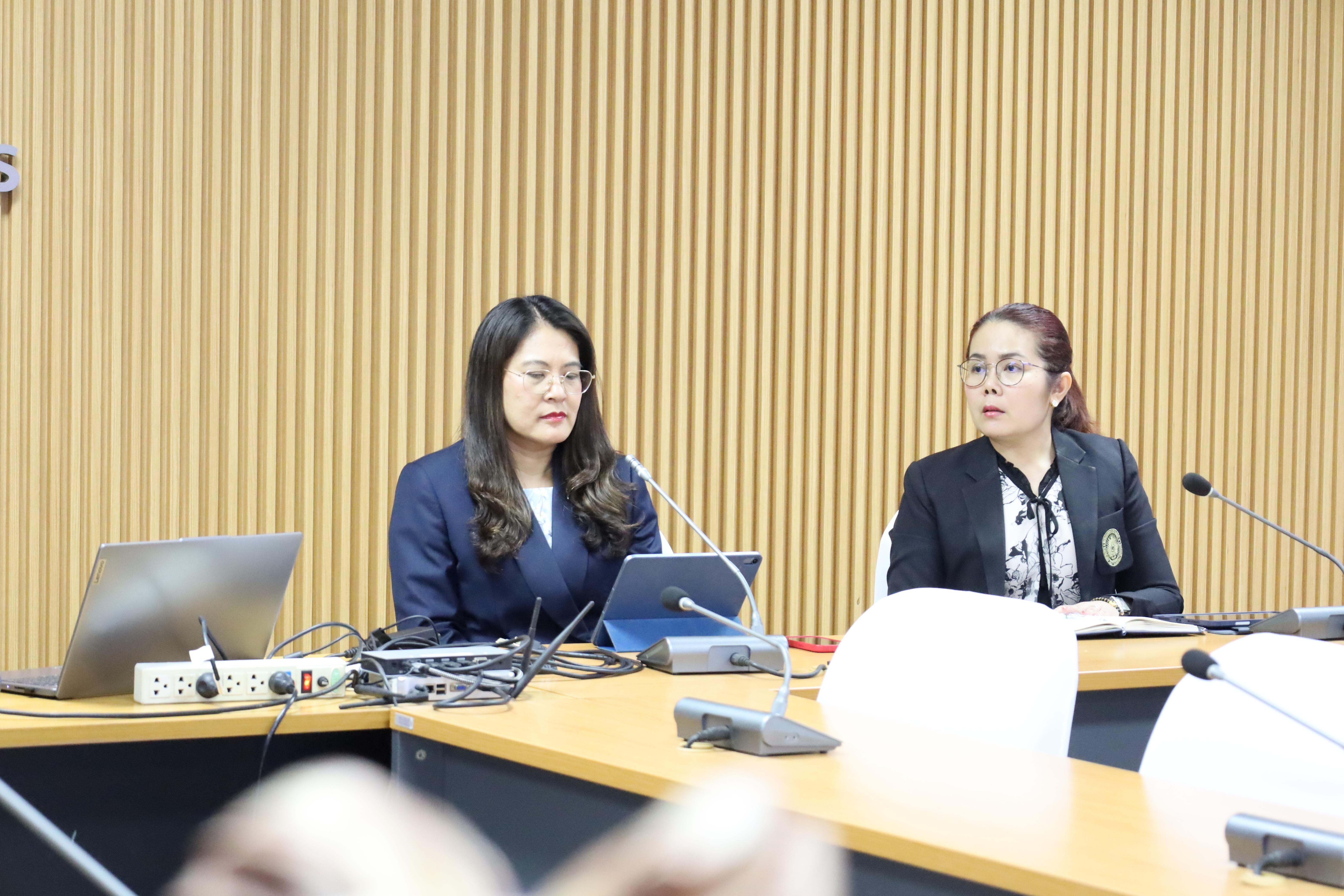 39. ผู้ทรงคุณวุฒิสภาวิชาการ พบอาจารย์คณะครุศาสตร์