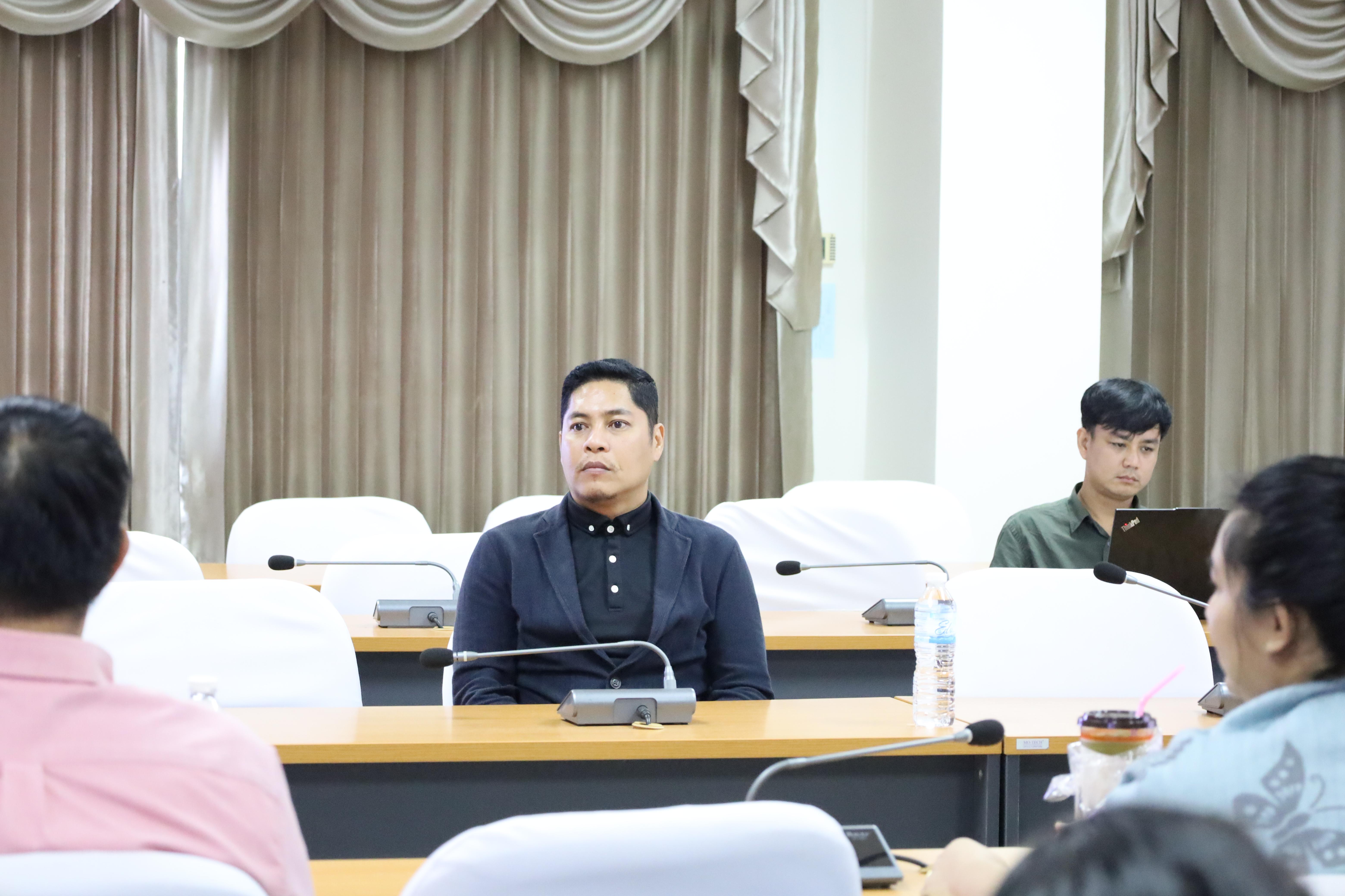 42. ผู้ทรงคุณวุฒิสภาวิชาการ พบอาจารย์คณะครุศาสตร์