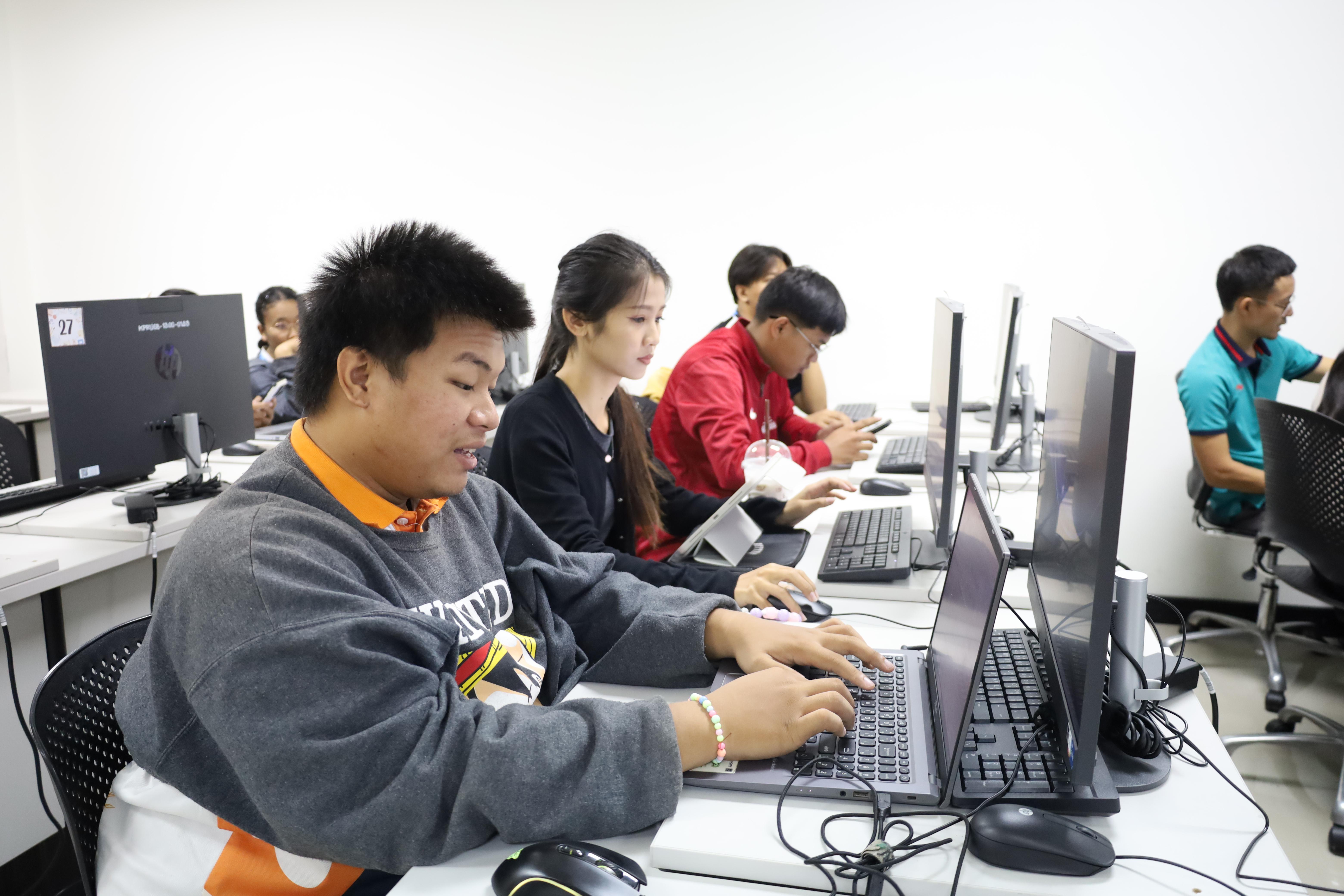 3. กิจกรรมอบรมหลักสูตรระยะสั้น (Non-degree) การพัฒนาสมรรถนะครูภาษาอังกฤษด้วย Generative AI