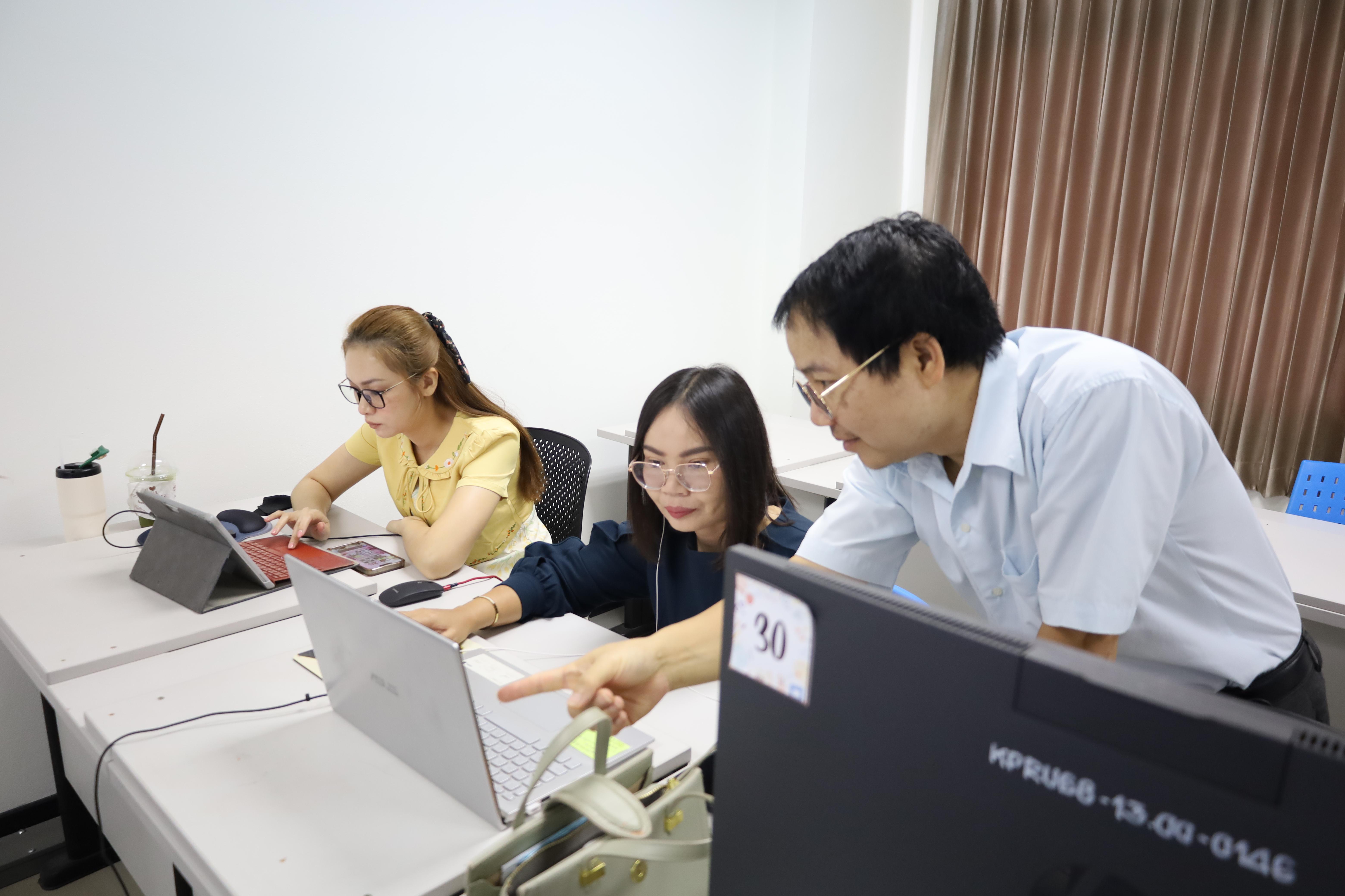 1. กิจกรรมอบรมหลักสูตรระยะสั้น (Non-degree) การพัฒนาสมรรถนะครูภาษาอังกฤษด้วย Generative AI