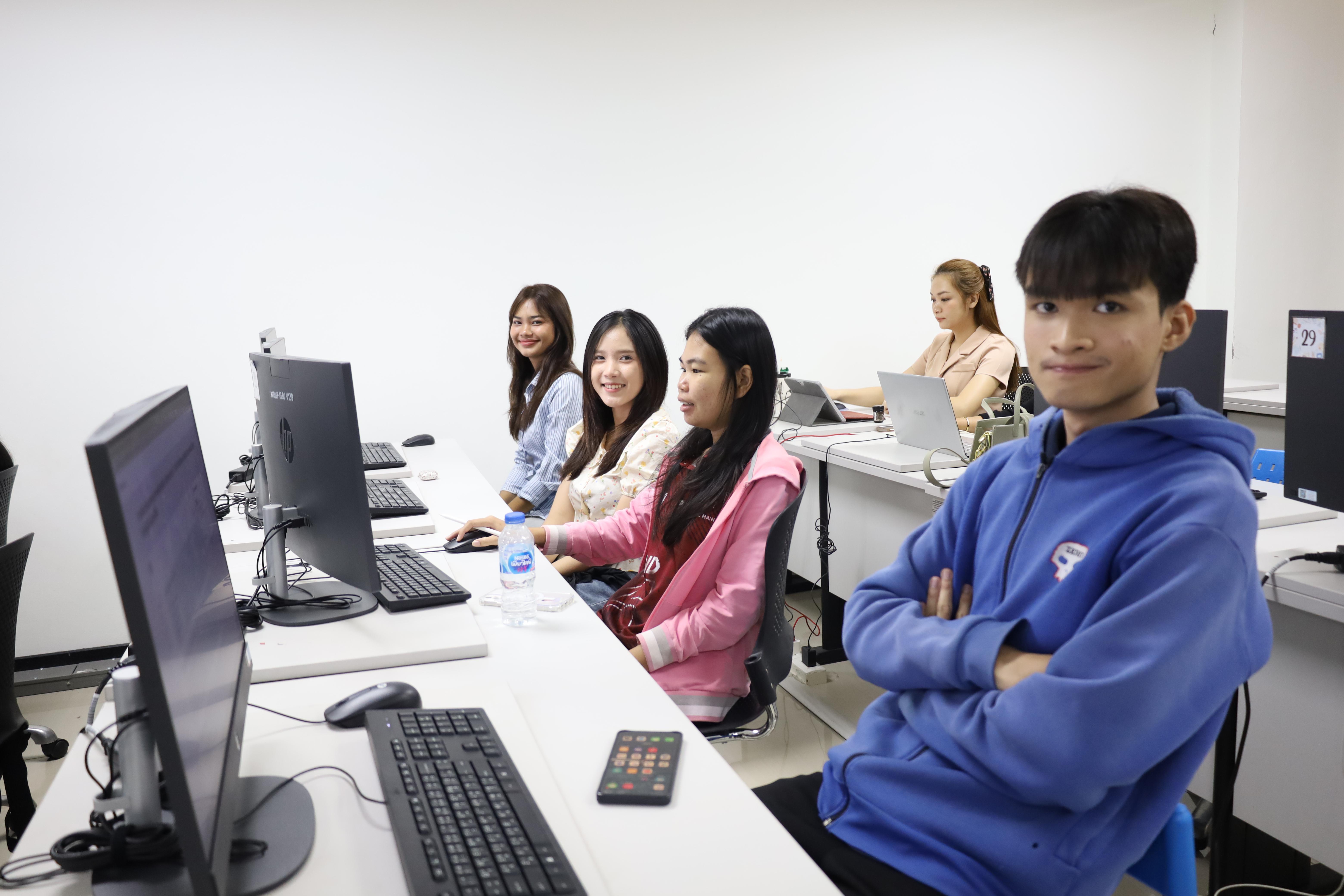 9. กิจกรรมอบรมหลักสูตรระยะสั้น (Non-degree) การพัฒนาสมรรถนะครูภาษาอังกฤษด้วย Generative AI