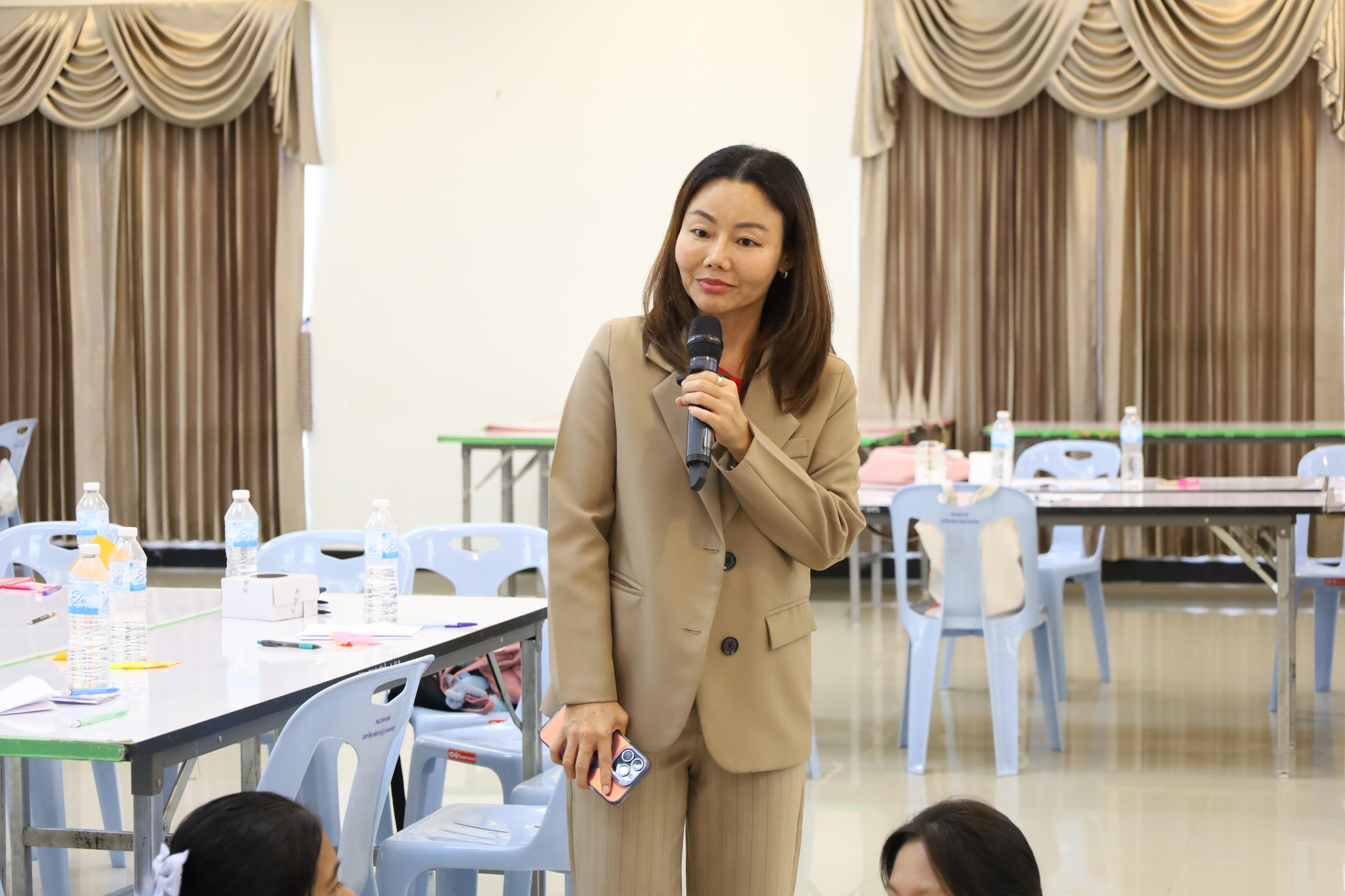 4. โครงการส่งเสริมคุณลักษณะความเป็นครูประถมศึกษา