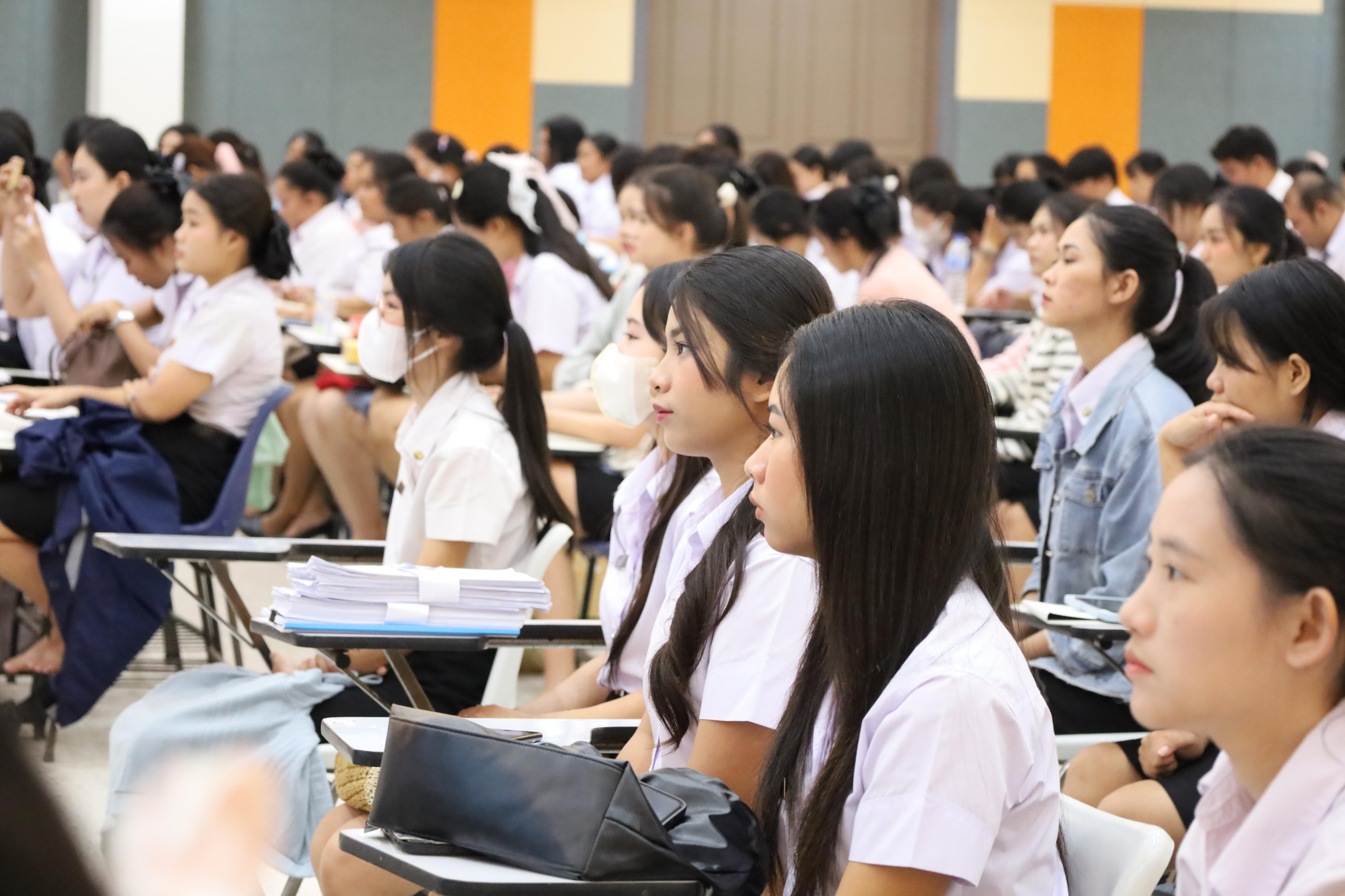 5. กิจกรรมสัมมนากลางภาคนักศึกษาฝึกประสบการณ์วิชาชีพครู ภาคเรียนที่ 1 ปีการศึกษา 2568