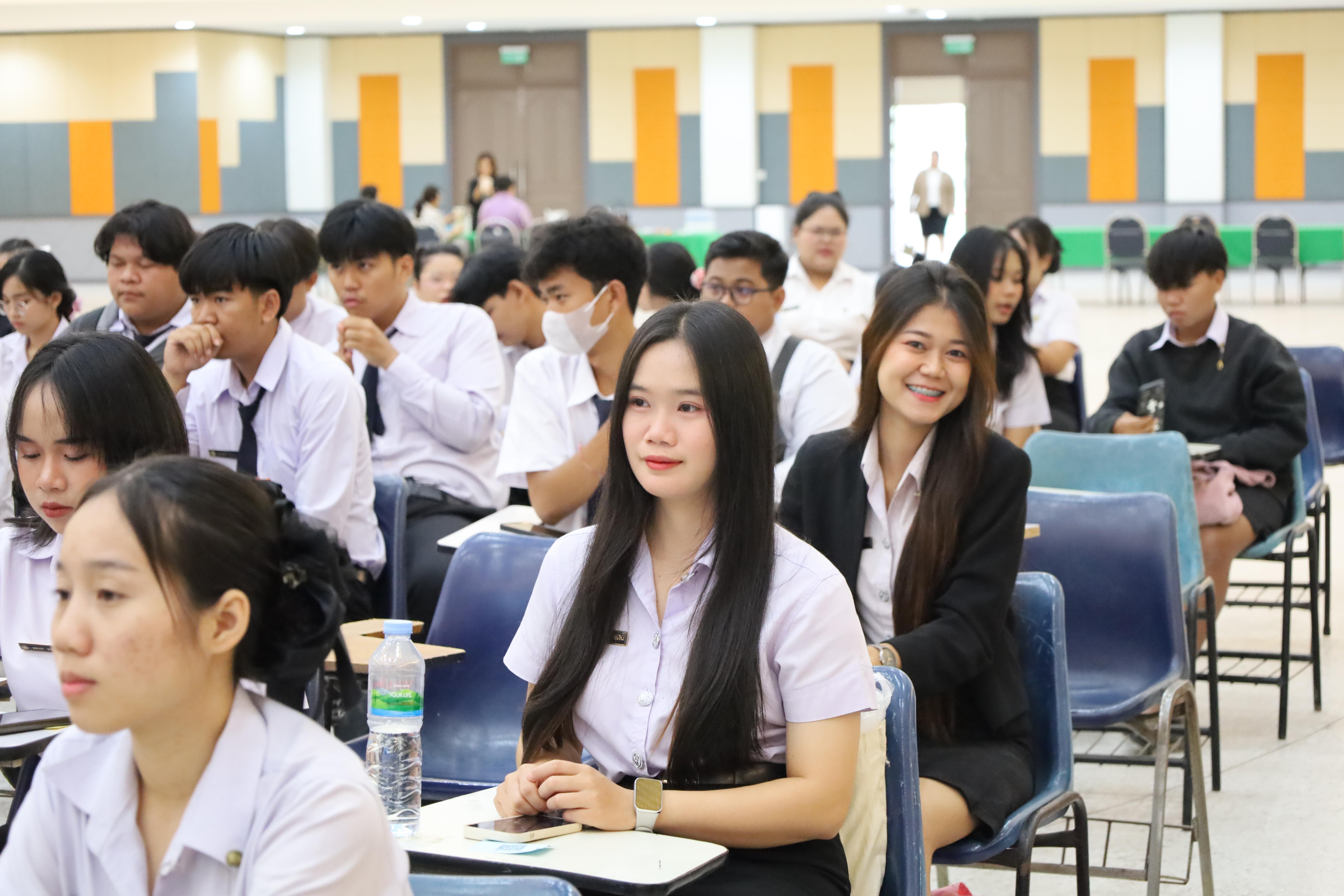 6. กิจกรรมสัมมนากลางภาคนักศึกษาฝึกประสบการณ์วิชาชีพครู ภาคเรียนที่ 1 ปีการศึกษา 2568