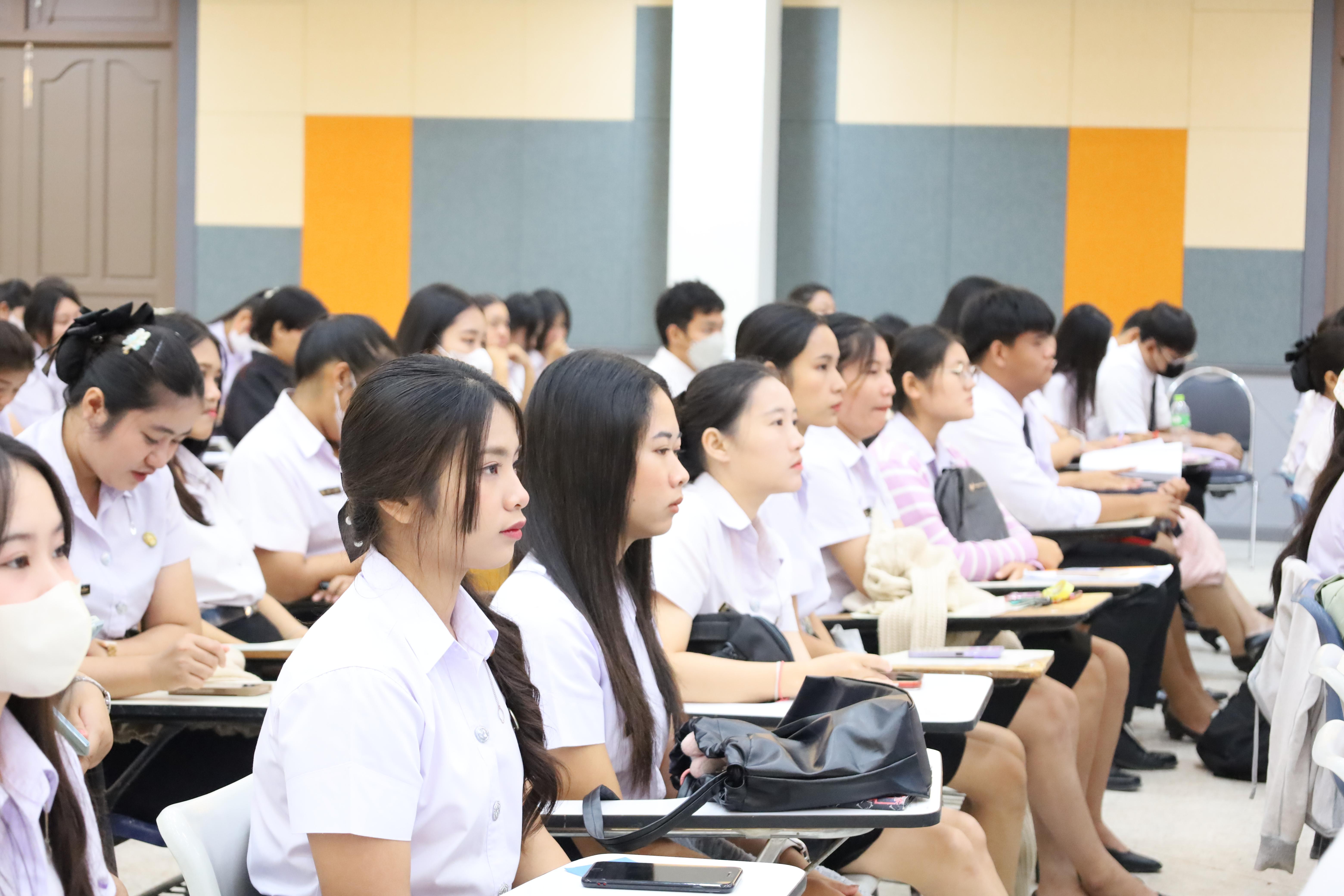 18. กิจกรรมสัมมนากลางภาคนักศึกษาฝึกประสบการณ์วิชาชีพครู ภาคเรียนที่ 1 ปีการศึกษา 2568