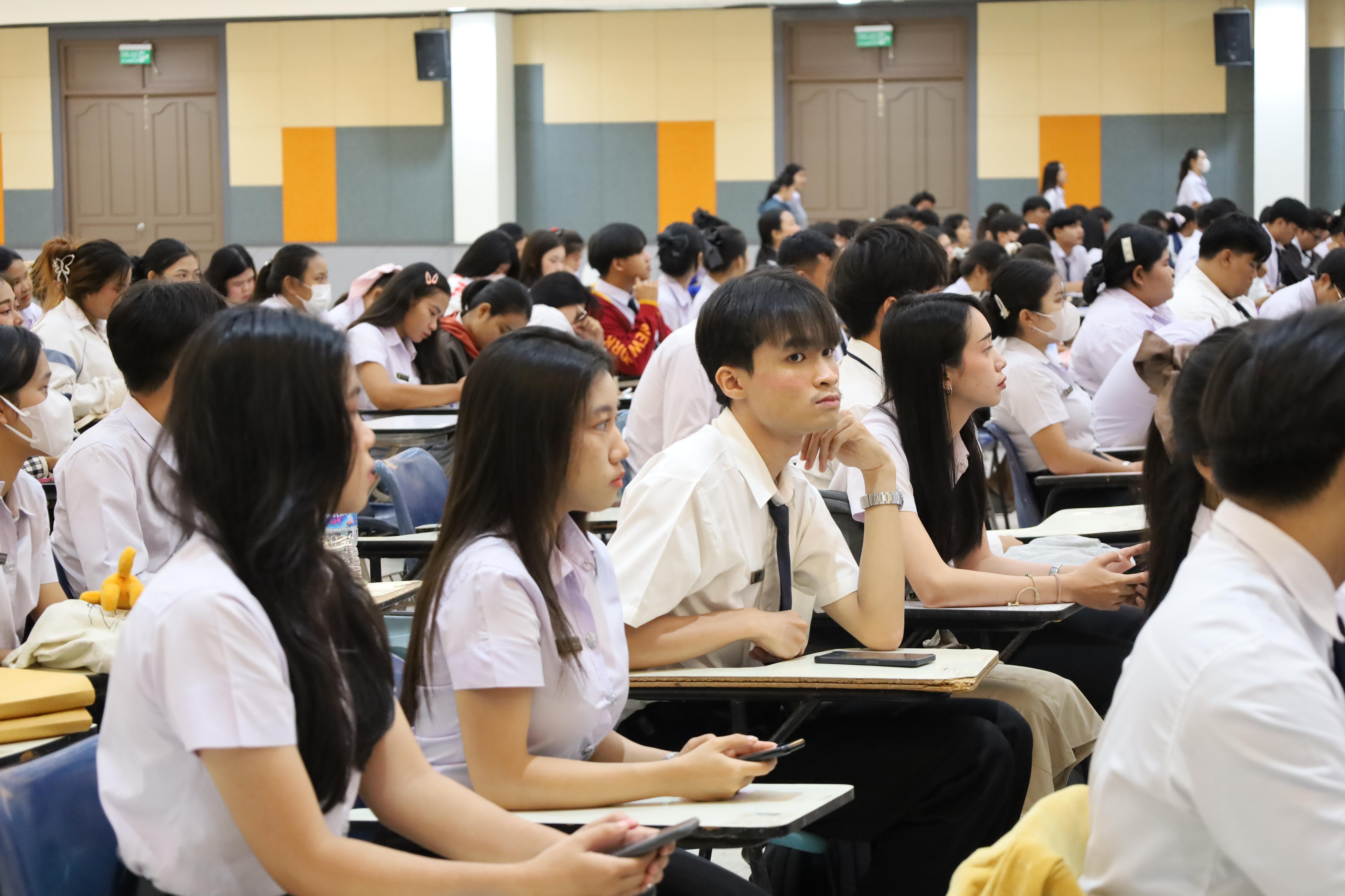 52. กิจกรรมสัมมนากลางภาคนักศึกษาฝึกประสบการณ์วิชาชีพครู ภาคเรียนที่ 1 ปีการศึกษา 2568