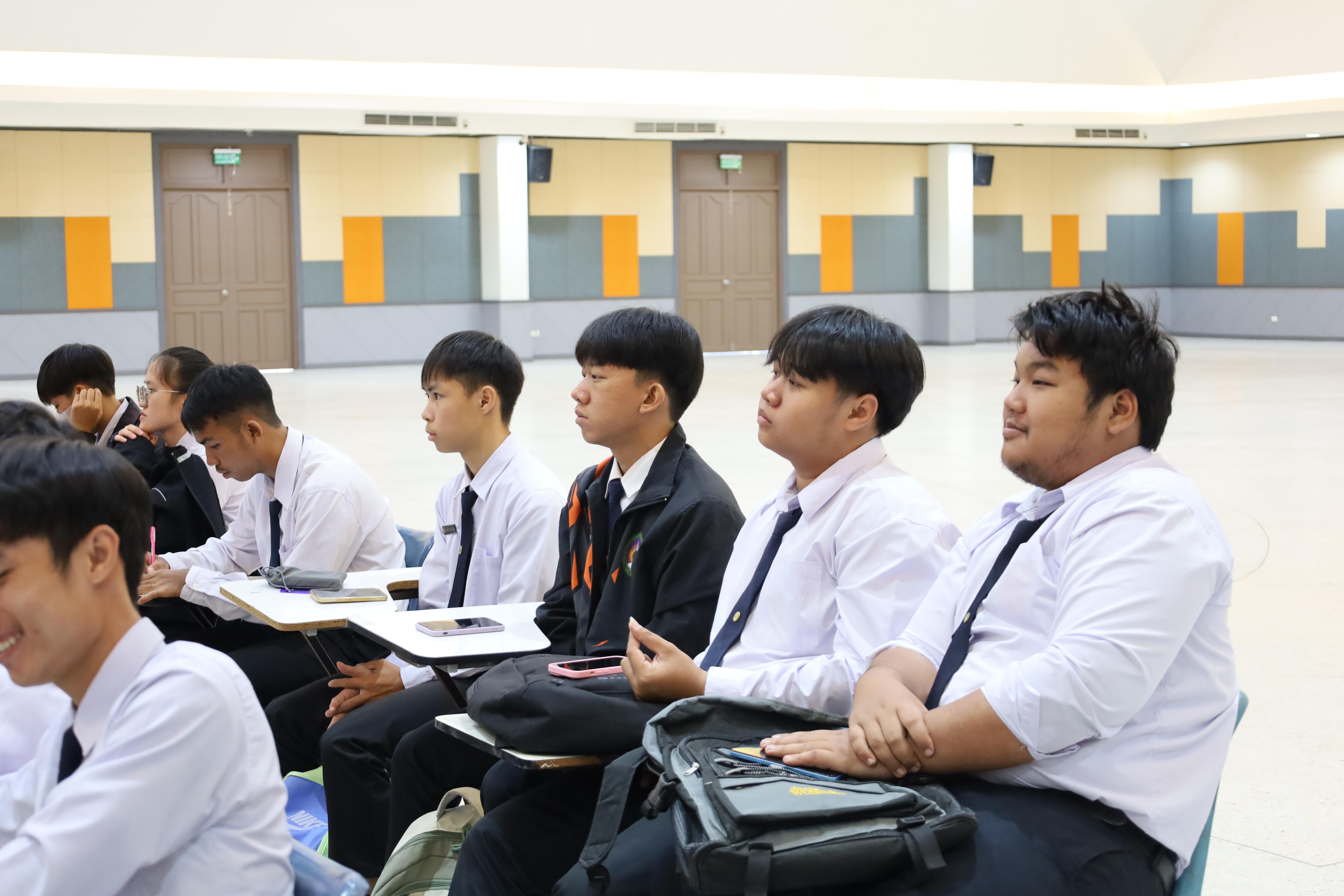 92. กิจกรรมสัมมนากลางภาคนักศึกษาฝึกประสบการณ์วิชาชีพครู ภาคเรียนที่ 1 ปีการศึกษา 2568