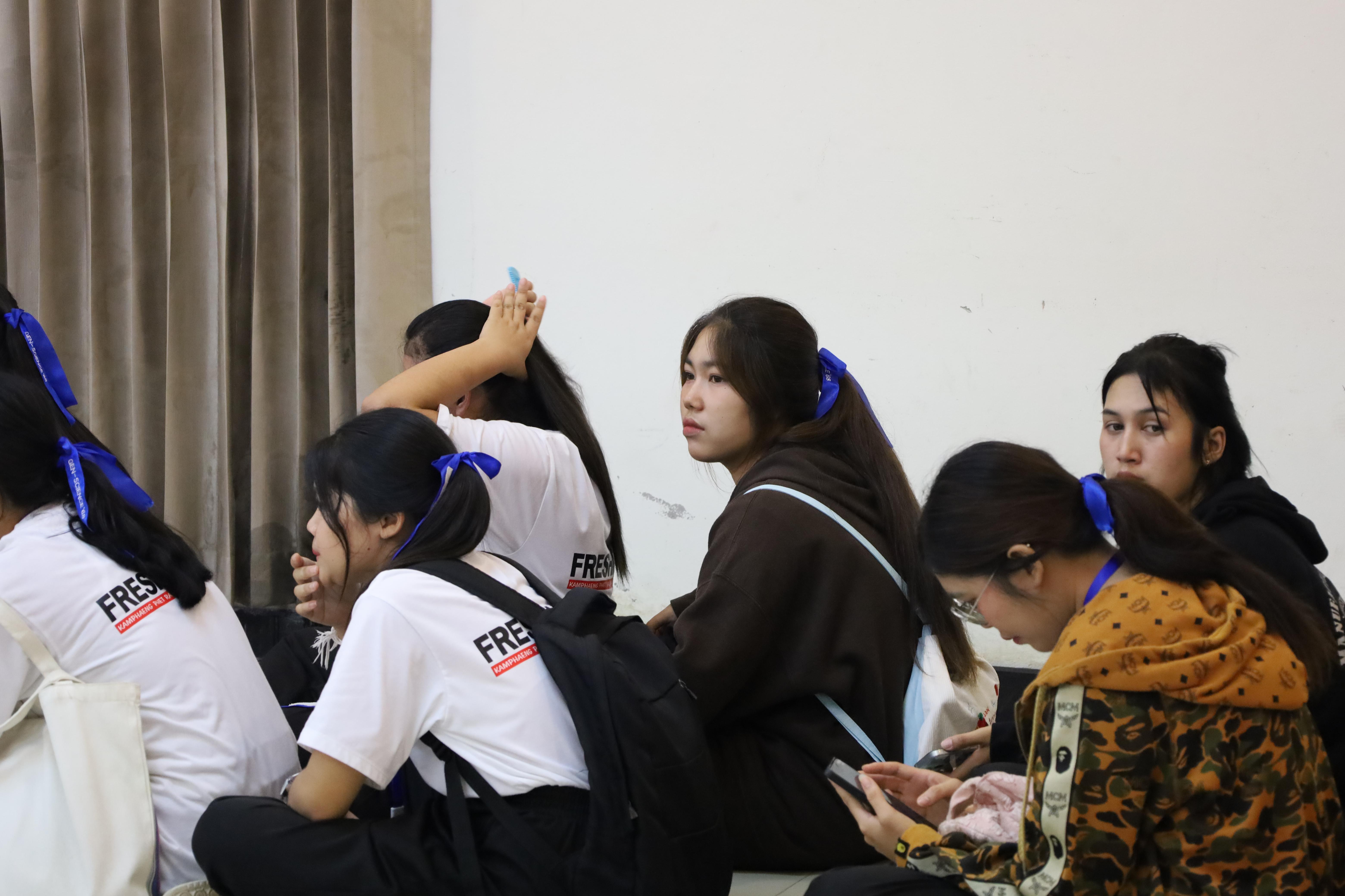 18. พบปะคณะผู้บริหารและการชี้แจงการสอบกลางภาคให้กับนักศึกษาชั้นปีที่ 1