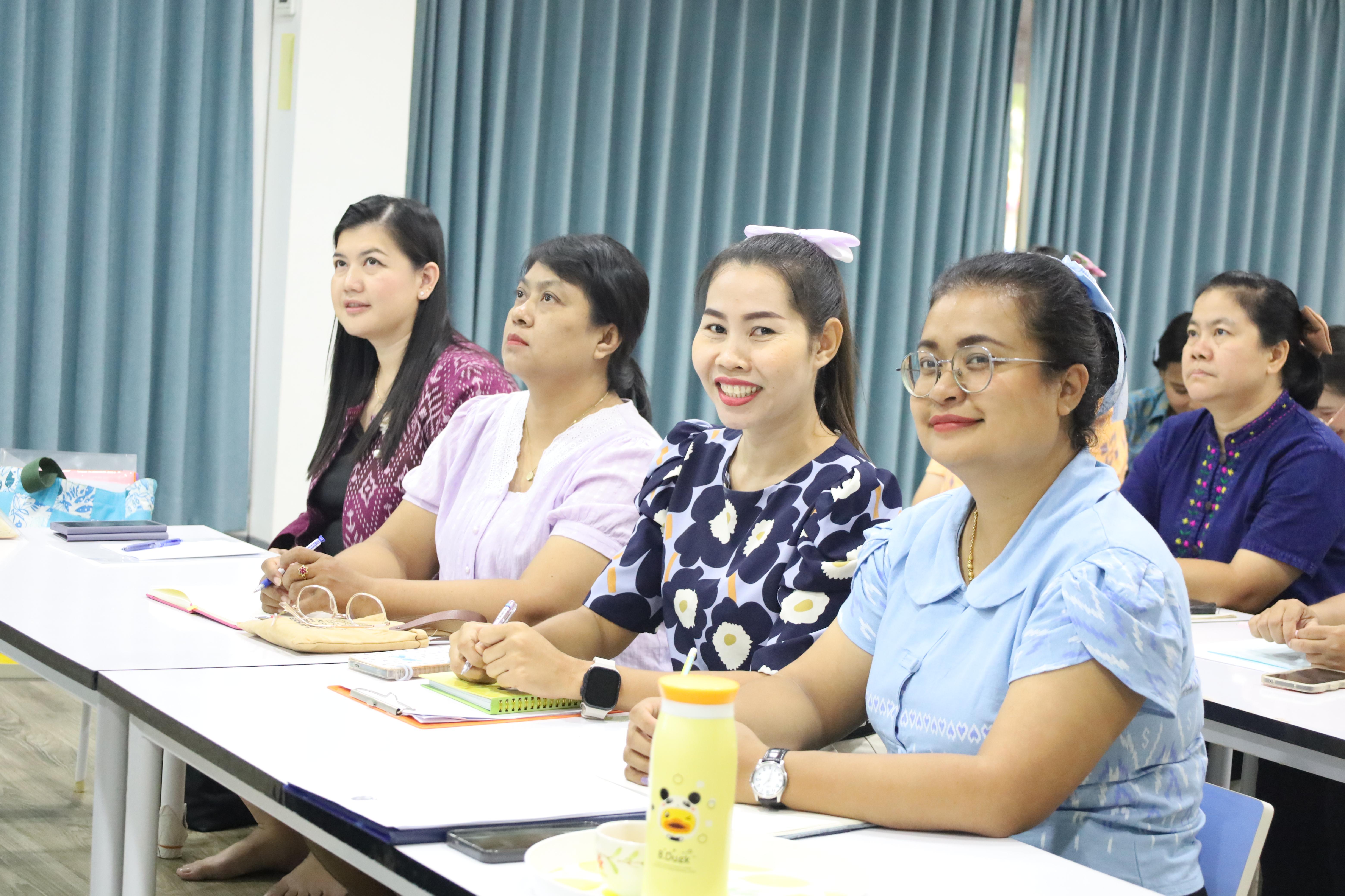 19. โครงการการพัฒนาบุคลิกภาพและทักษะการพูดคุยเชิงบวกสำหรับครูปฐมวัย