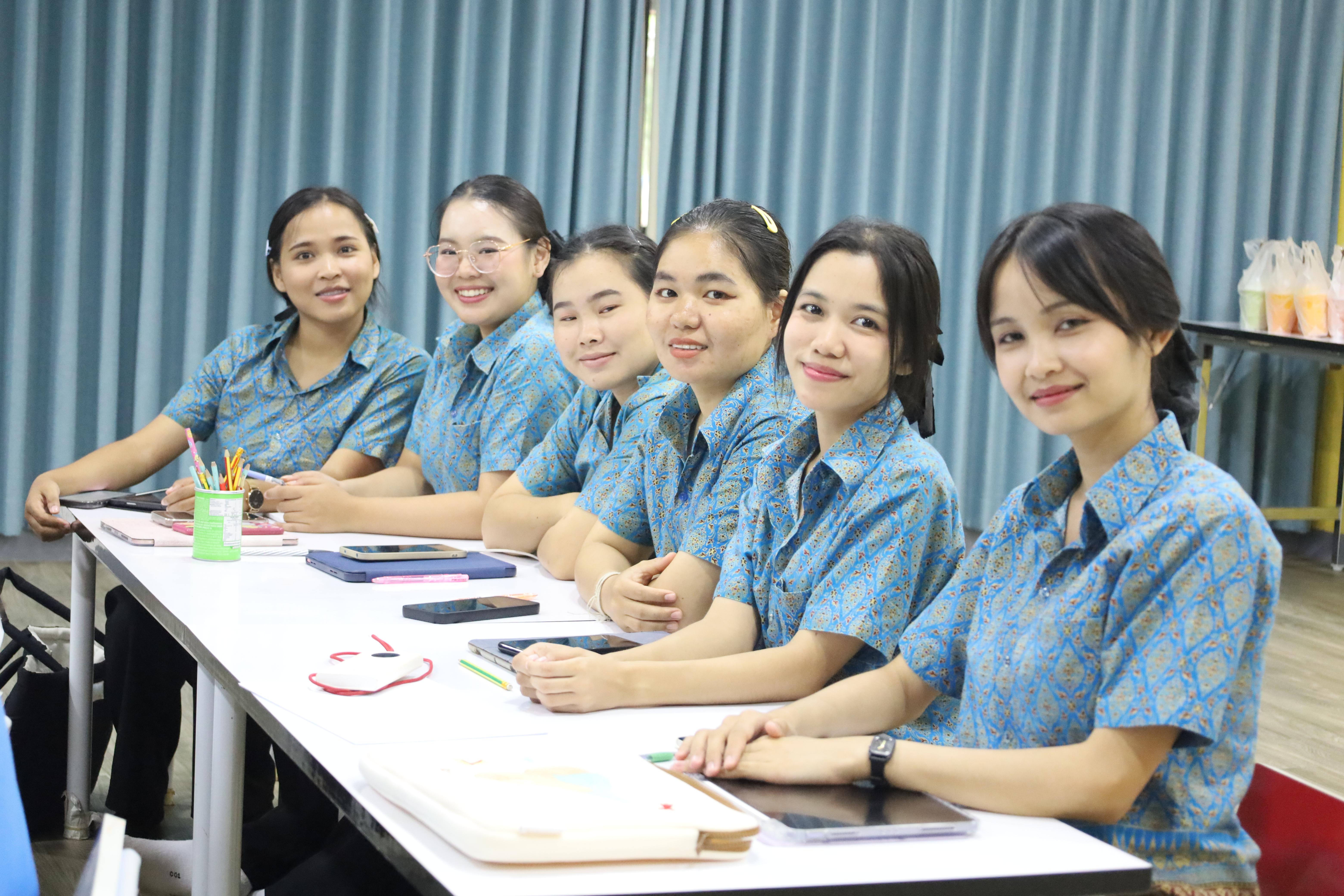 24. โครงการการพัฒนาบุคลิกภาพและทักษะการพูดคุยเชิงบวกสำหรับครูปฐมวัย