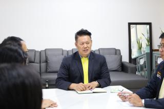 2. คณบดีพบปะอาจารย์ประจำโปรแกรมวิชาสังคมศึกษา