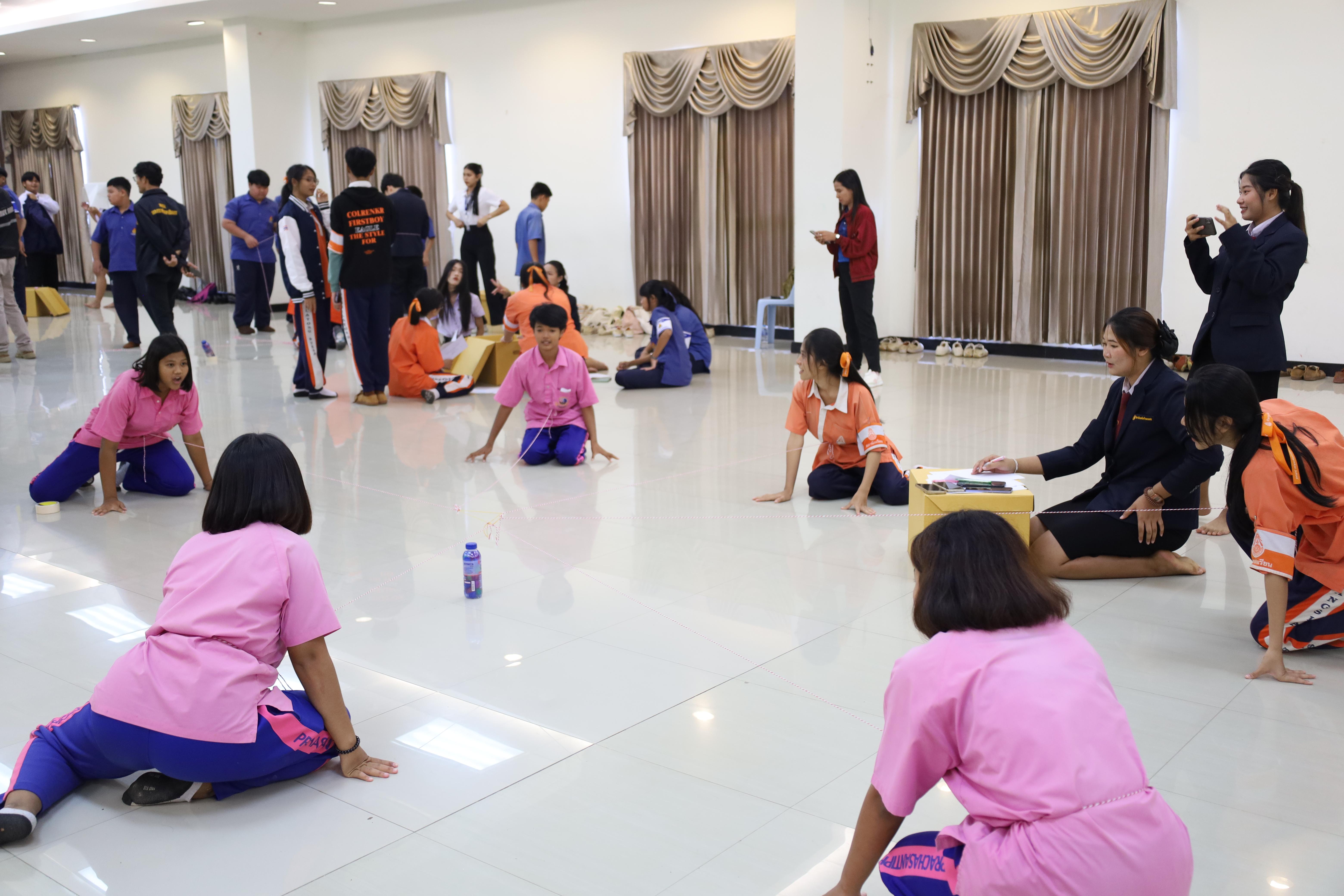 2. โครงการพัฒนาความเป็นพลเมืองในระบอบประชาธิปไตยอันมีพระมหากษัตริย์ทรงเป็นประมุข