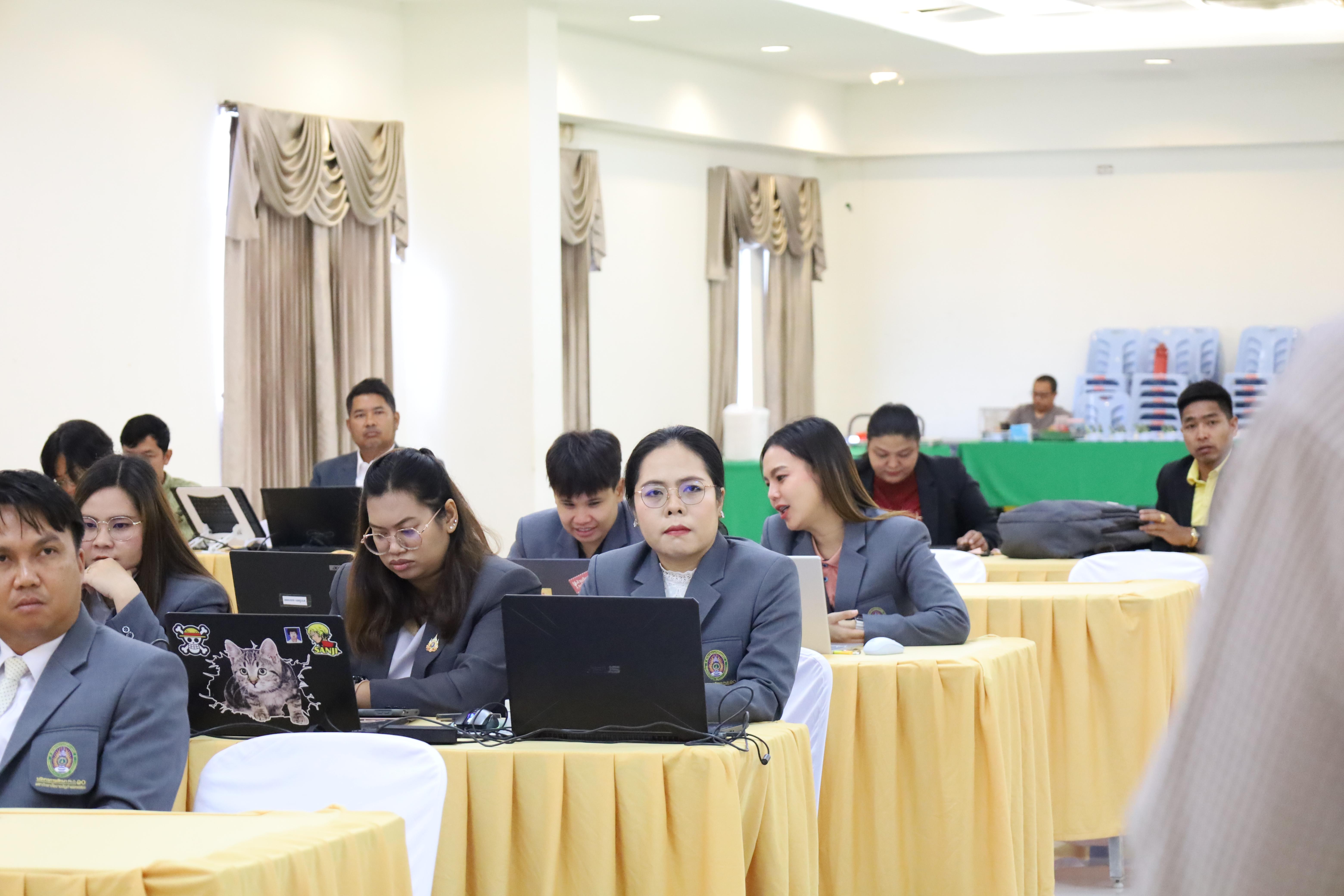 1. กิจกรรมอบรมเชิงปฎิบัติการ "การใช้สถิติขั้นสูงในการวิจัย สำหรับนักศึกษาระดับบัณฑิตศึกษา ประจำปี 2568"