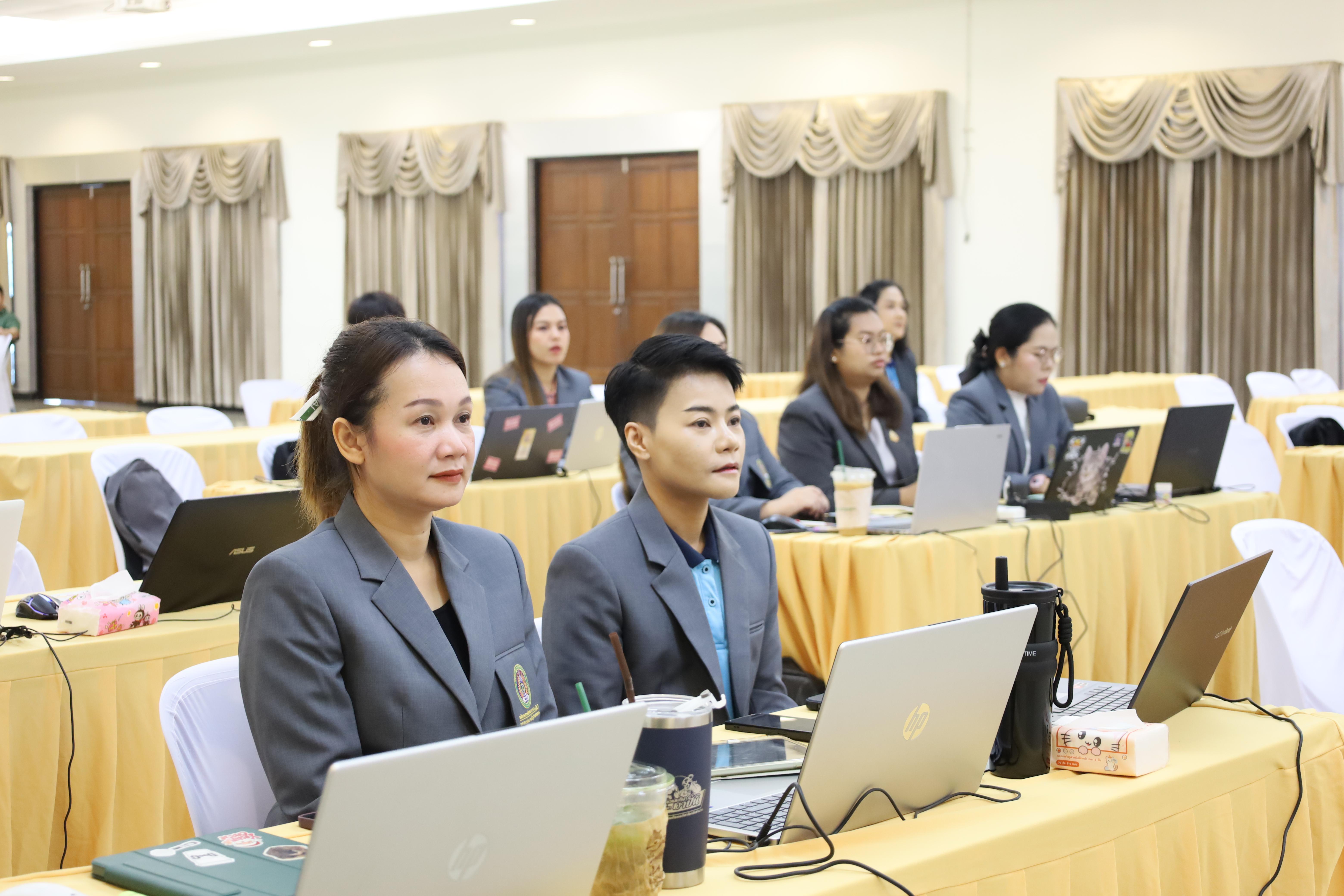 19. กิจกรรมอบรมเชิงปฎิบัติการ "การใช้สถิติขั้นสูงในการวิจัย สำหรับนักศึกษาระดับบัณฑิตศึกษา ประจำปี 2568"