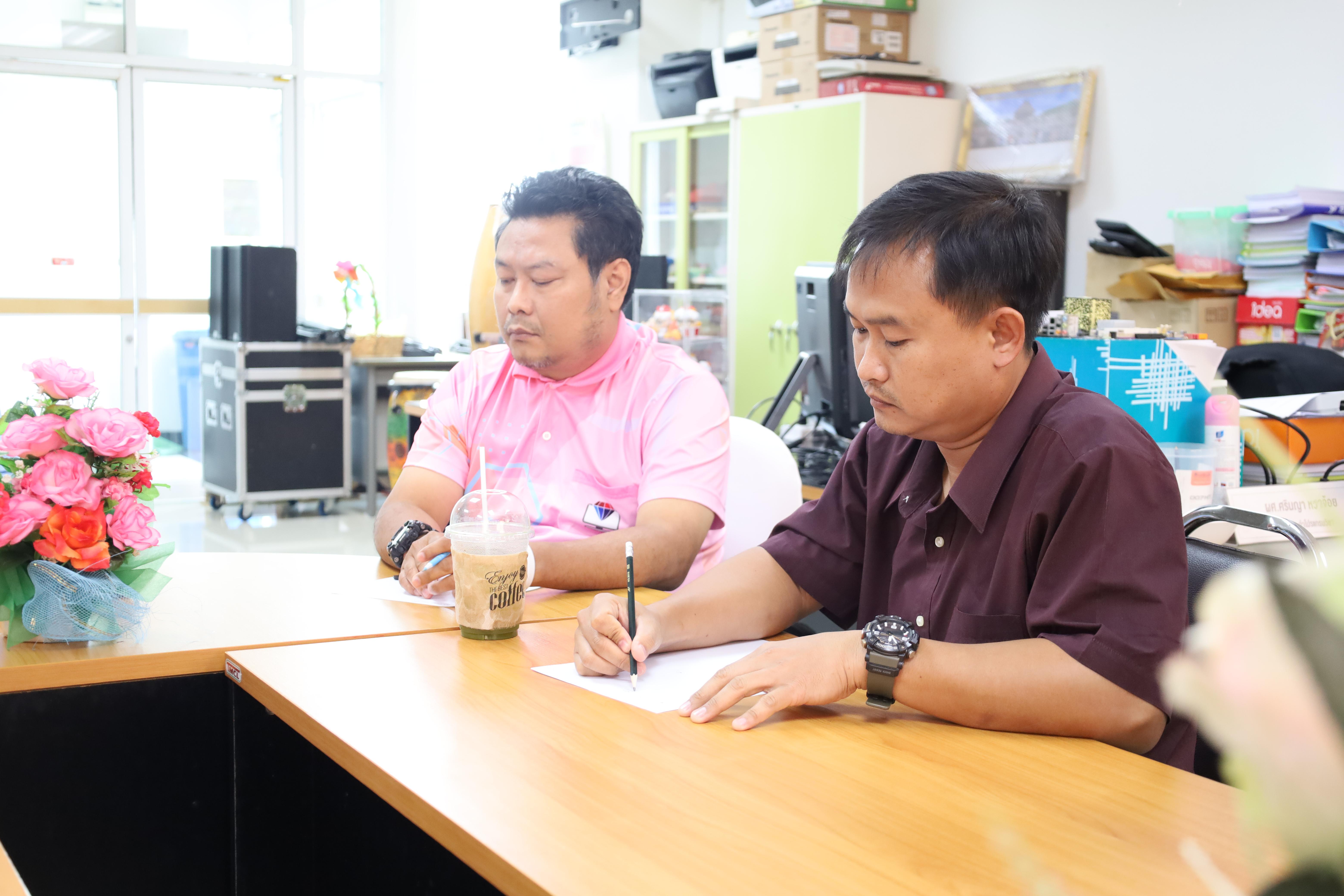 8. คณบดีพบปะอาจารย์ประจำโปรแกรมวิชาคอมพิวเตอร์