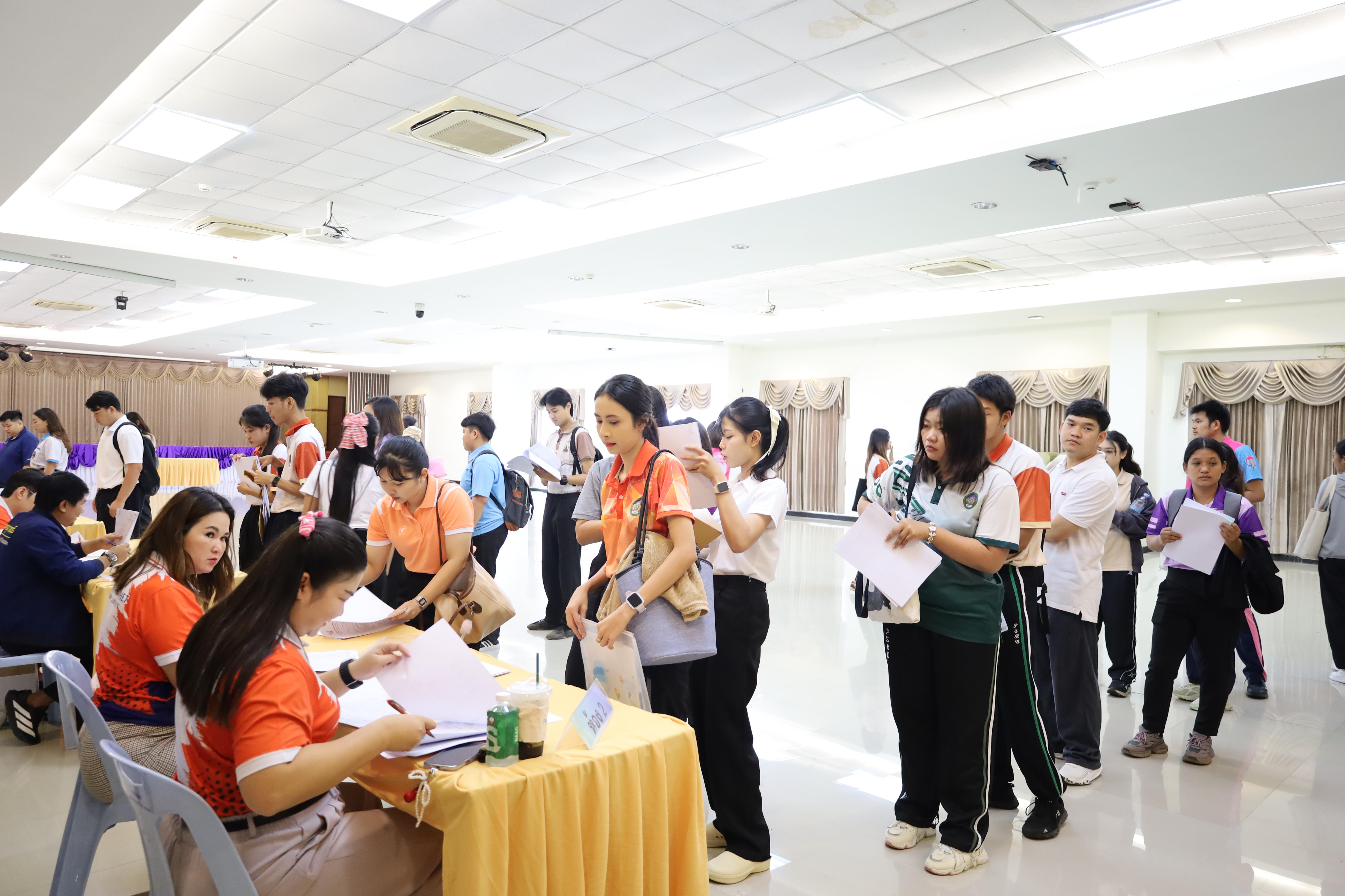 10. การปฐมนิเทศนักศึกษาใหม่ หลักสูตรประกาศนียบัตรบัณฑิต สาขาวิชาชีพครู