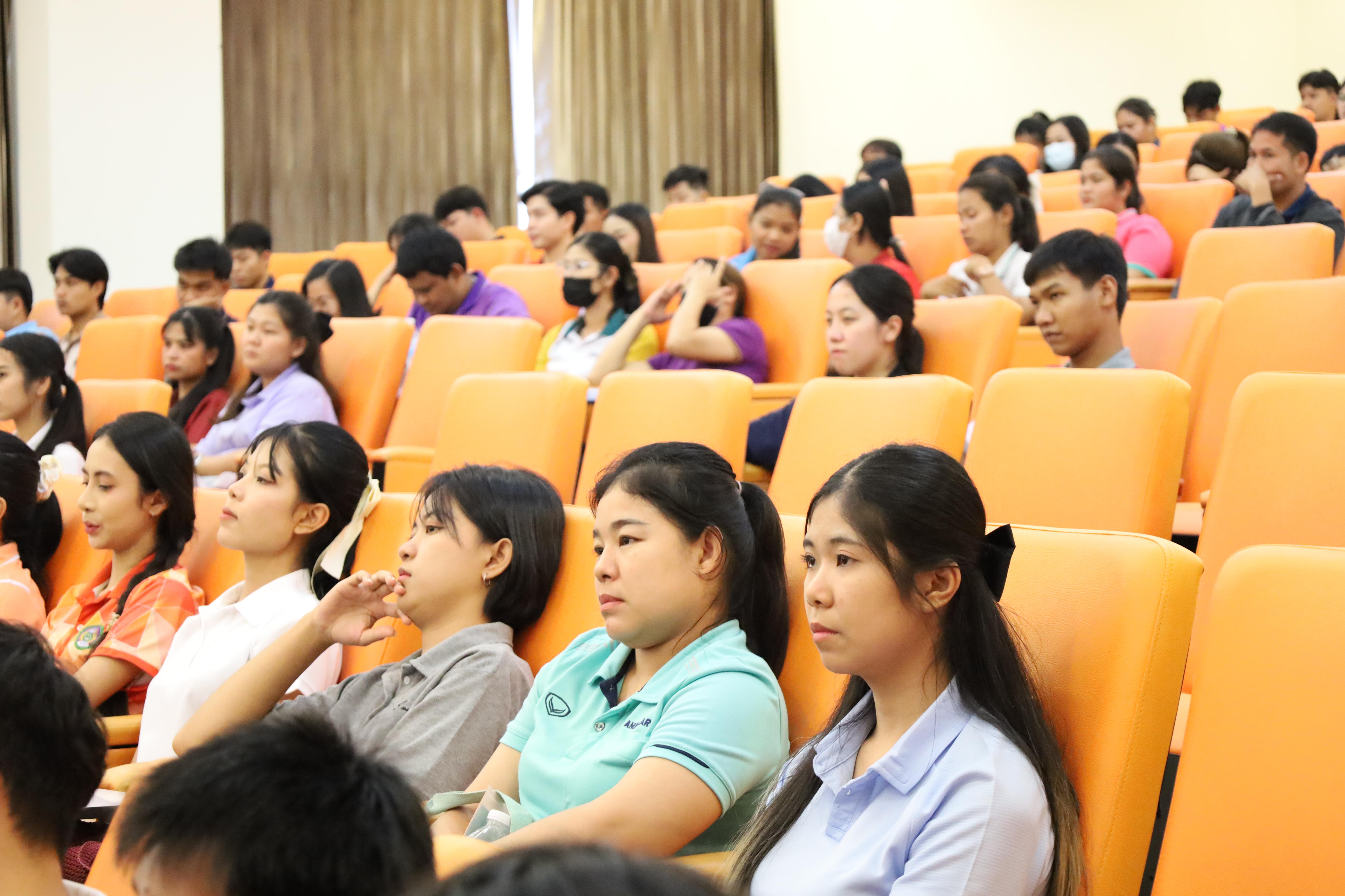 120. การปฐมนิเทศนักศึกษาใหม่ หลักสูตรประกาศนียบัตรบัณฑิต สาขาวิชาชีพครู