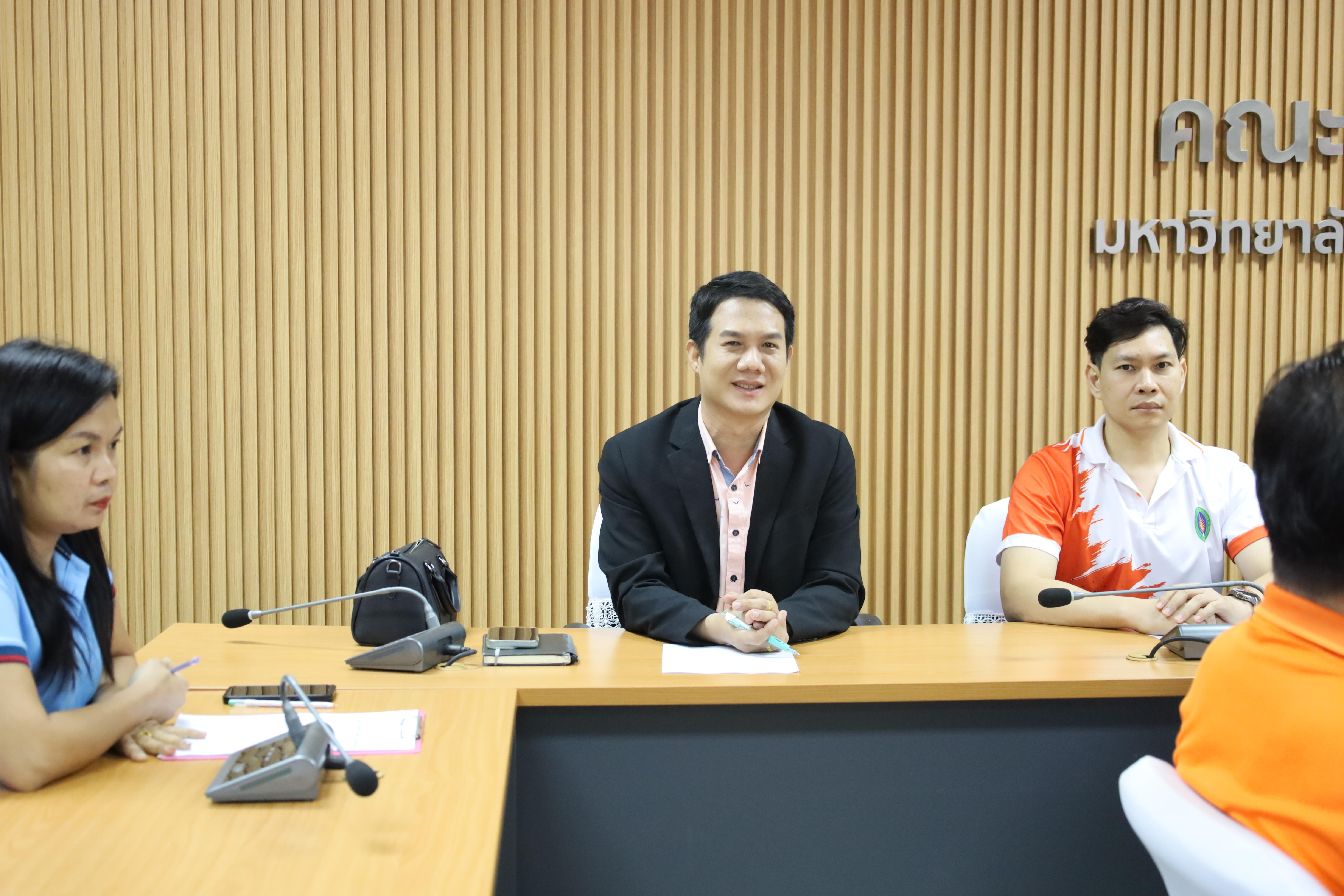 10. การประชุมเจ้าหน้าที่เพื่อต่อสัญญาจ้าง