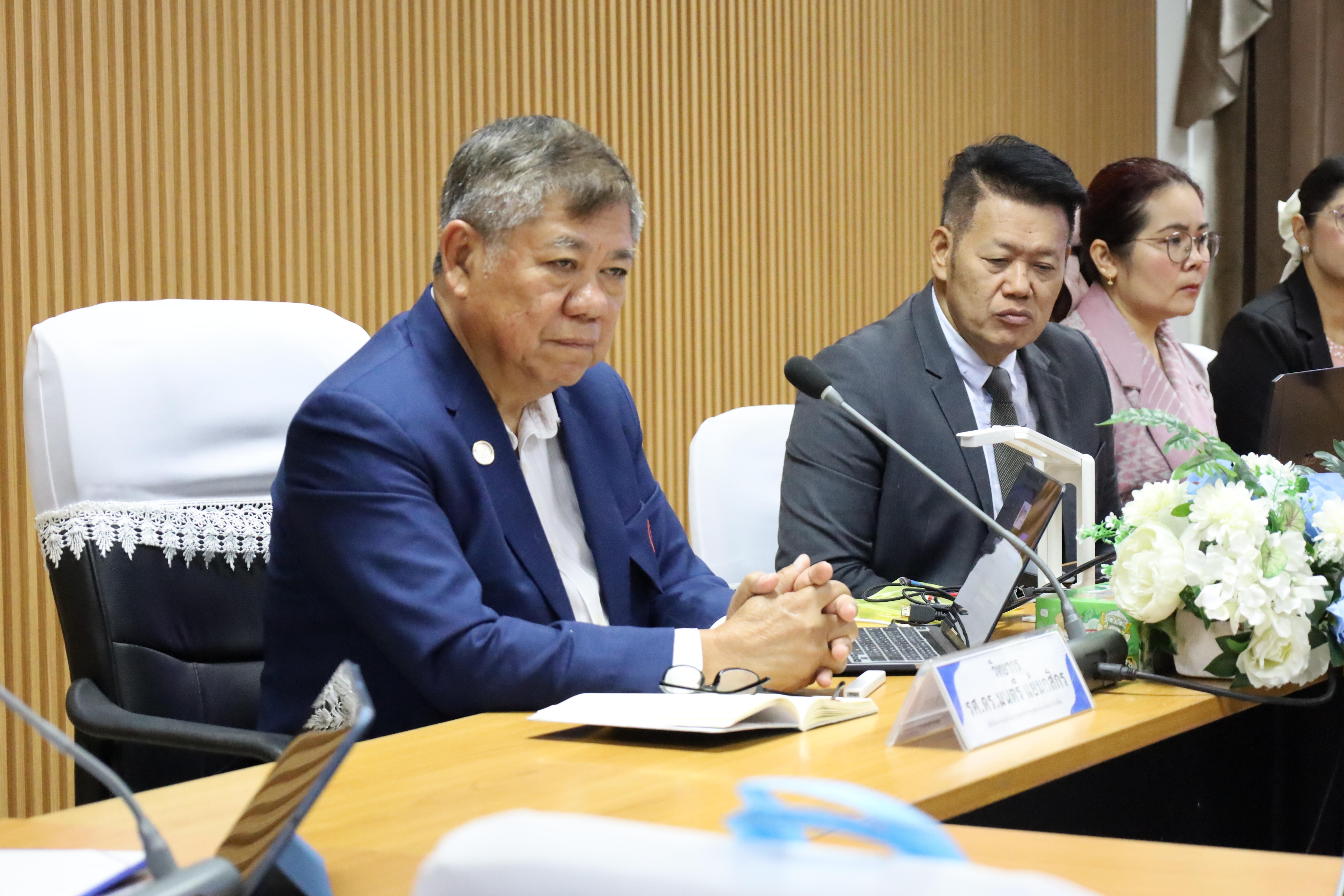 10. กิจกรรมอบรมเชิงปฏิบัติการ "พัฒนาองค์ความรู้การออกแบบและพัฒนาหลักสูตรและการสอน"