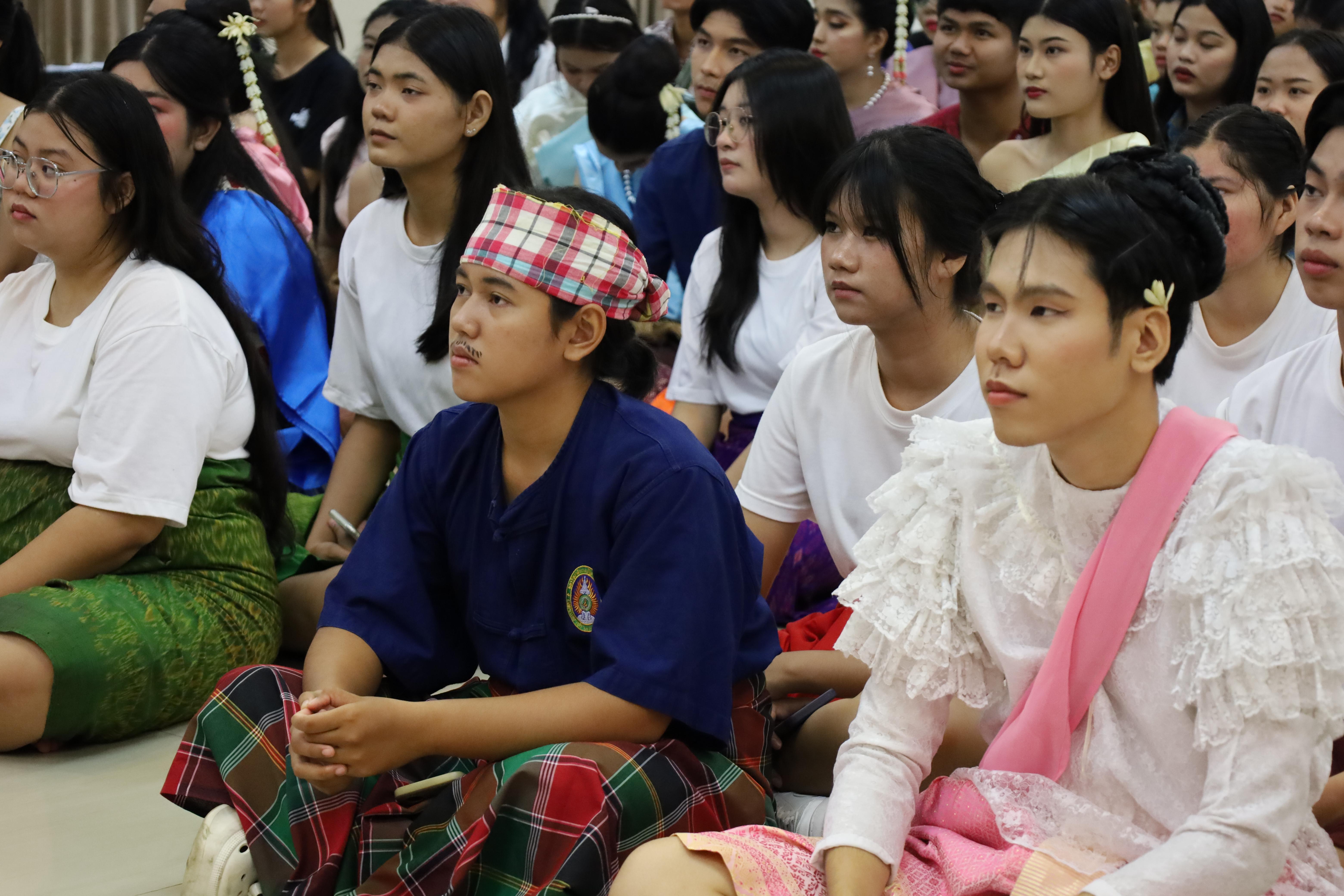 8. การแสดงละคร "สืบสานตำนานนครพระชุม" รูปแบบ Story line