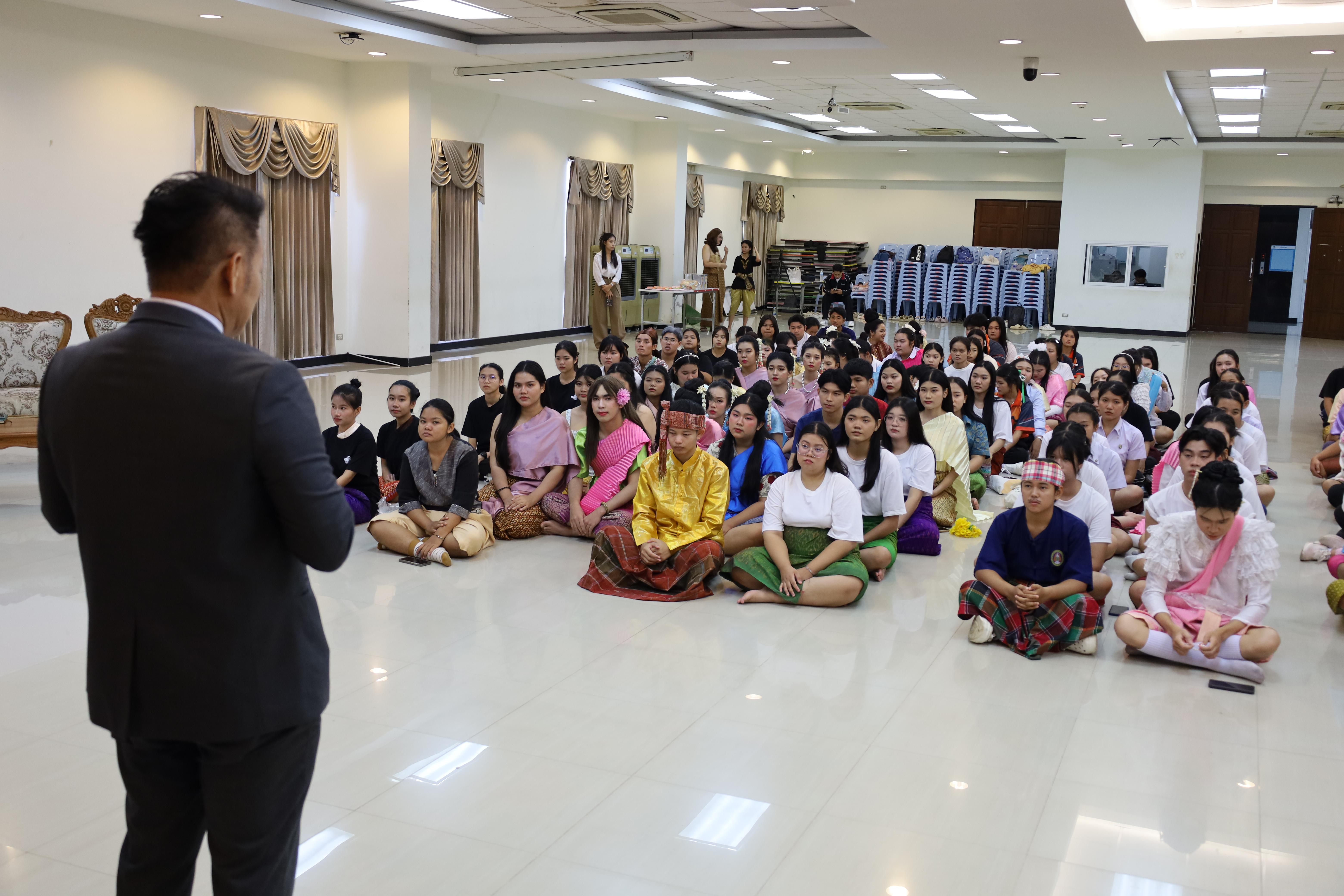 9. การแสดงละคร "สืบสานตำนานนครพระชุม" รูปแบบ Story line