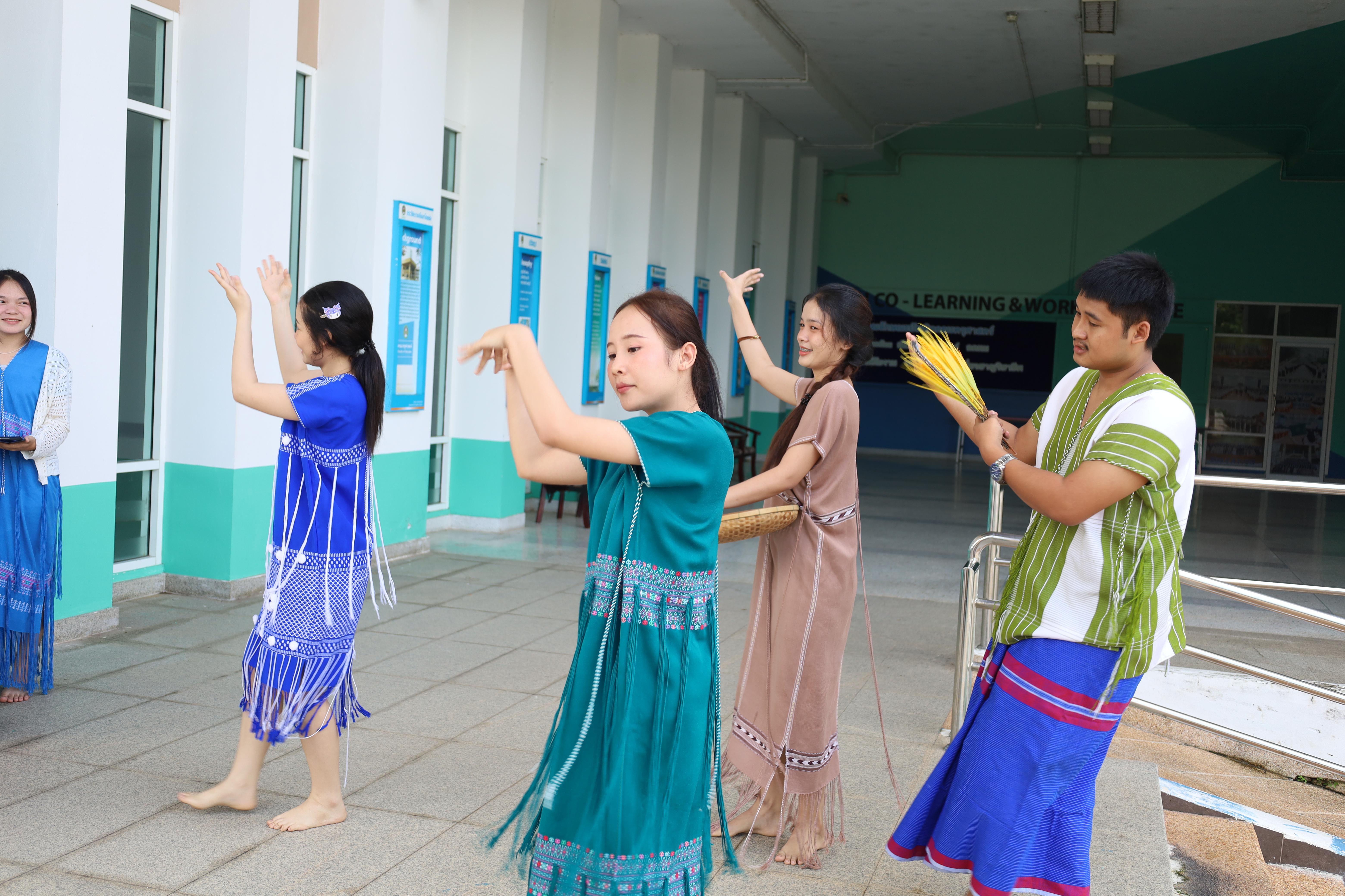 5. ต้อนรับคณะกรรมการกสศ.ในการลงพื้นที่เพื่อเตรียมเป็นสถานศึกษาโครงการครูรัก(ษ์)ถิ่น