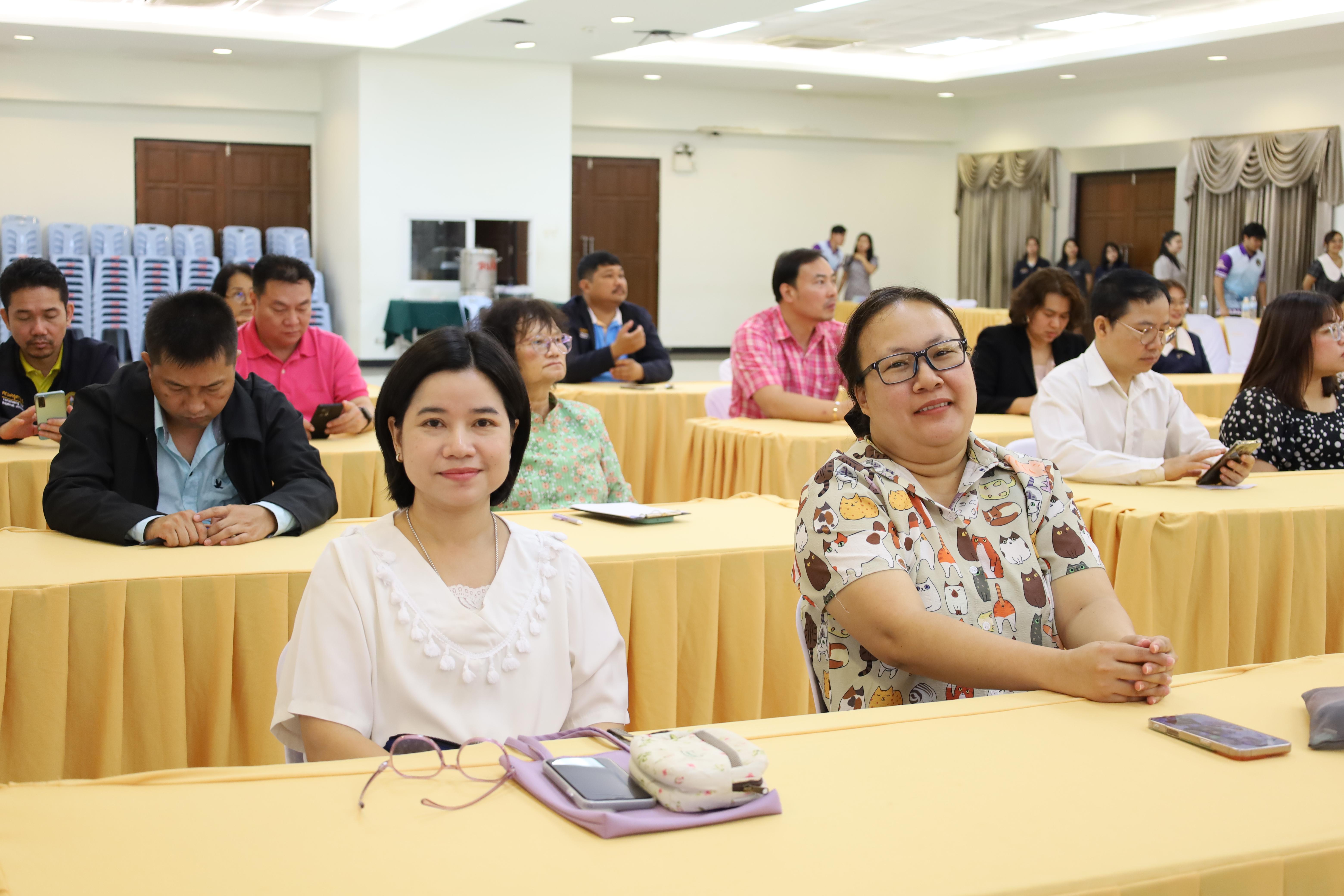 14. การประชุมผู้บริหารมหาวิทยาลัยพบบุคลากรคณะครุศาสตร์