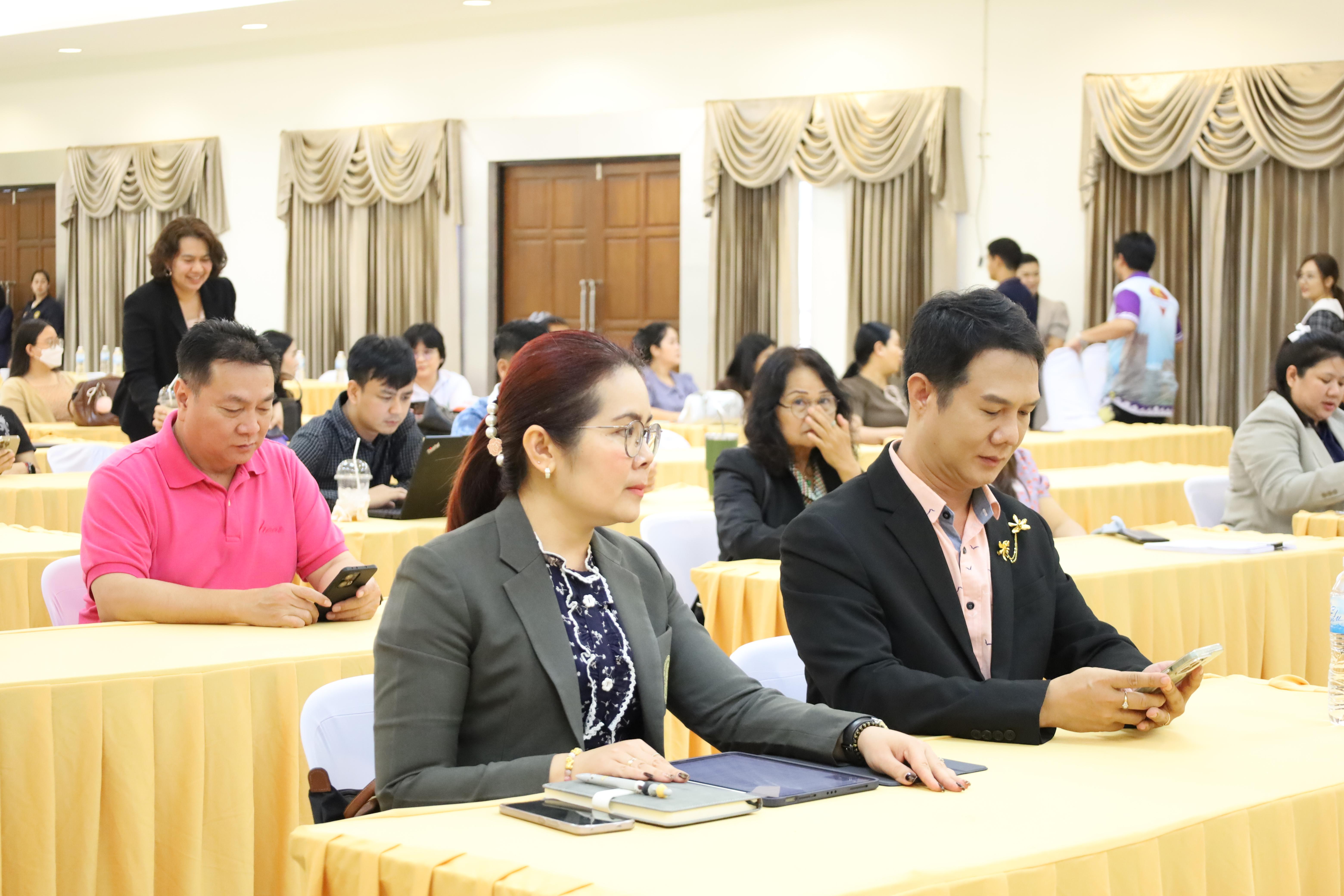 18. การประชุมผู้บริหารมหาวิทยาลัยพบบุคลากรคณะครุศาสตร์